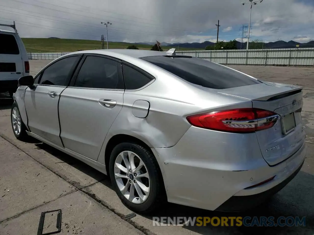 2 Фотография поврежденного автомобиля 3FA6P0HD6KR232060 FORD FUSION 2019