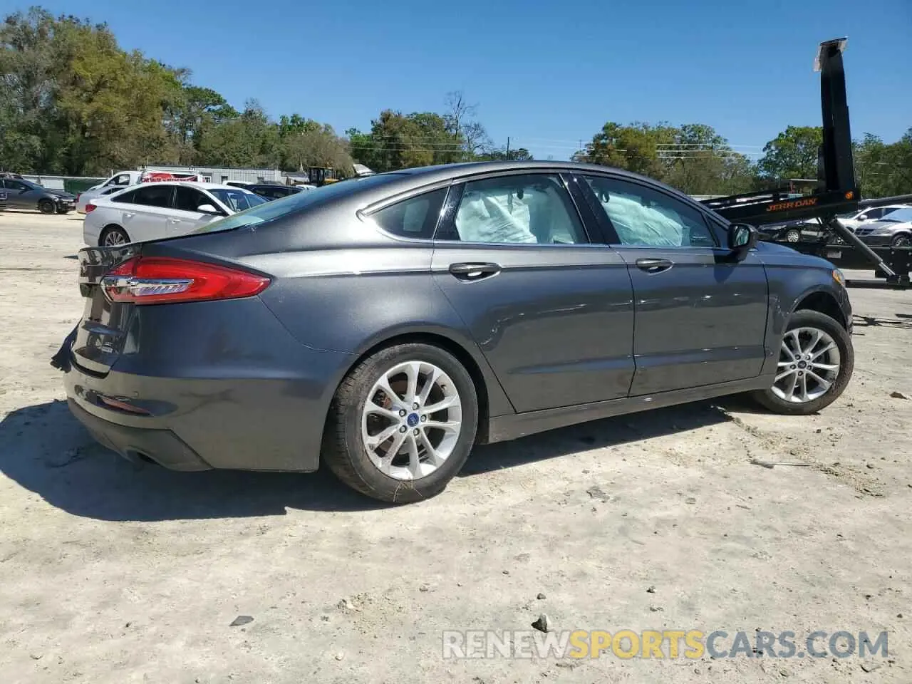 3 Photograph of a damaged car 3FA6P0HD6KR247142 FORD FUSION 2019