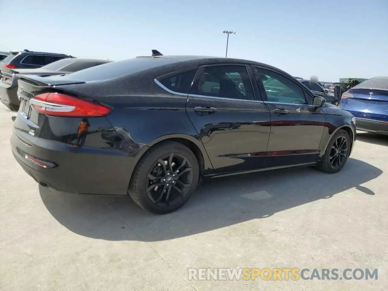 3 Photograph of a damaged car 3FA6P0HD6KR283560 FORD FUSION 2019
