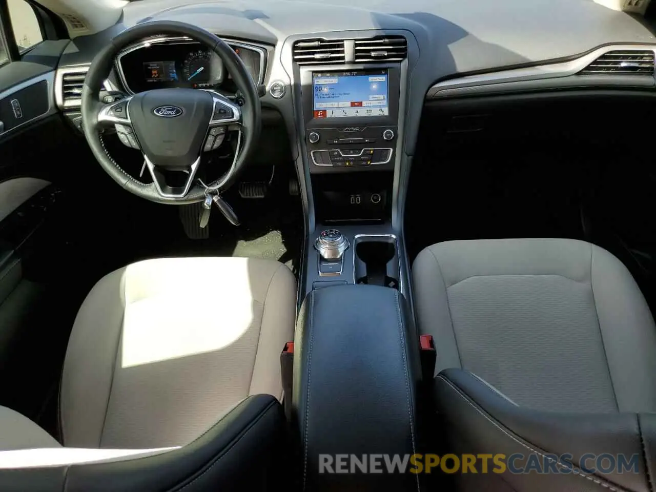 8 Photograph of a damaged car 3FA6P0HD6KR283560 FORD FUSION 2019