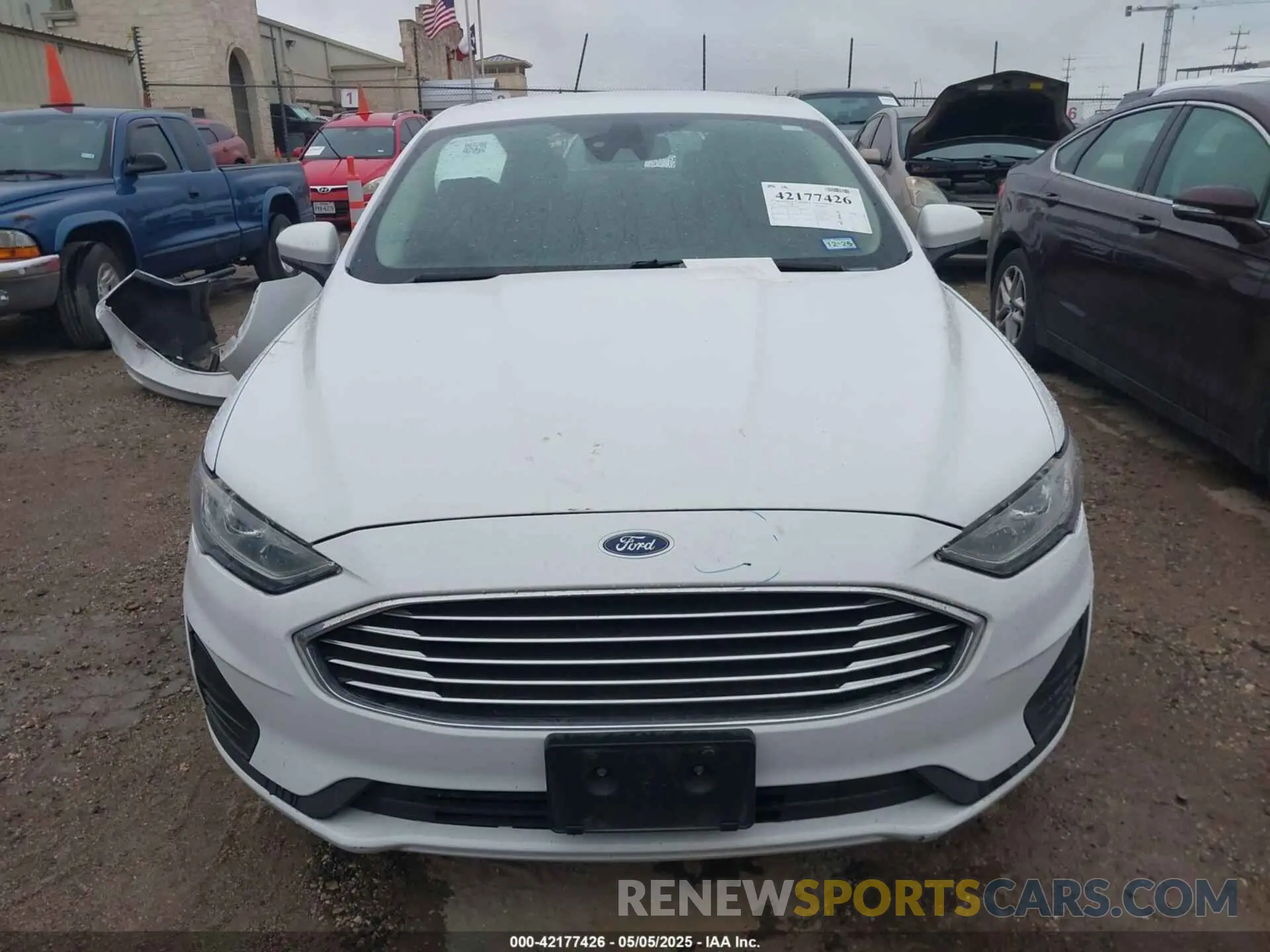 13 Photograph of a damaged car 3FA6P0HD7KR103180 FORD FUSION 2019