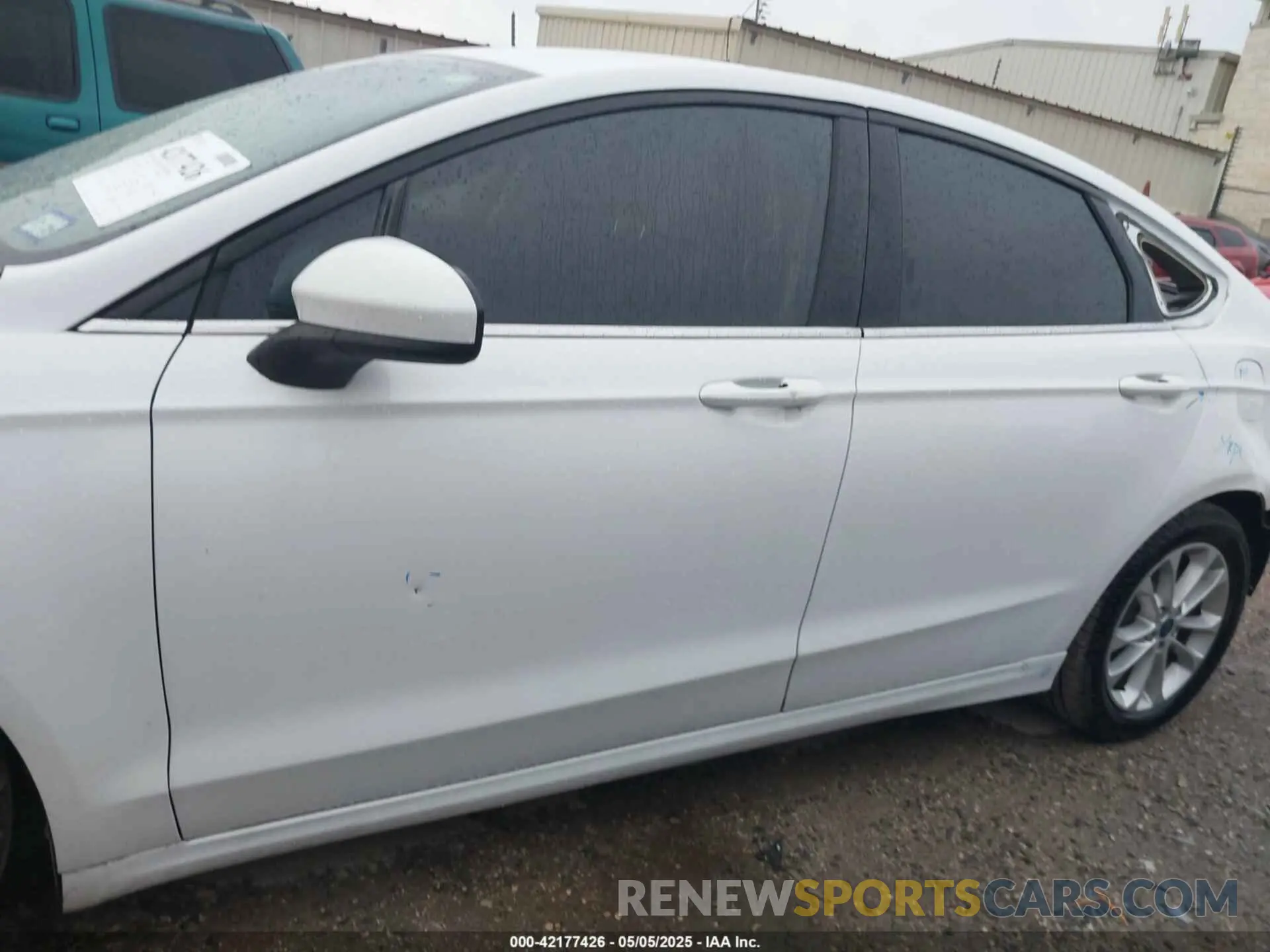 15 Photograph of a damaged car 3FA6P0HD7KR103180 FORD FUSION 2019