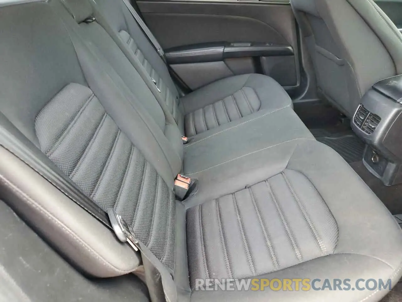 10 Photograph of a damaged car 3FA6P0HD7KR127320 FORD FUSION 2019