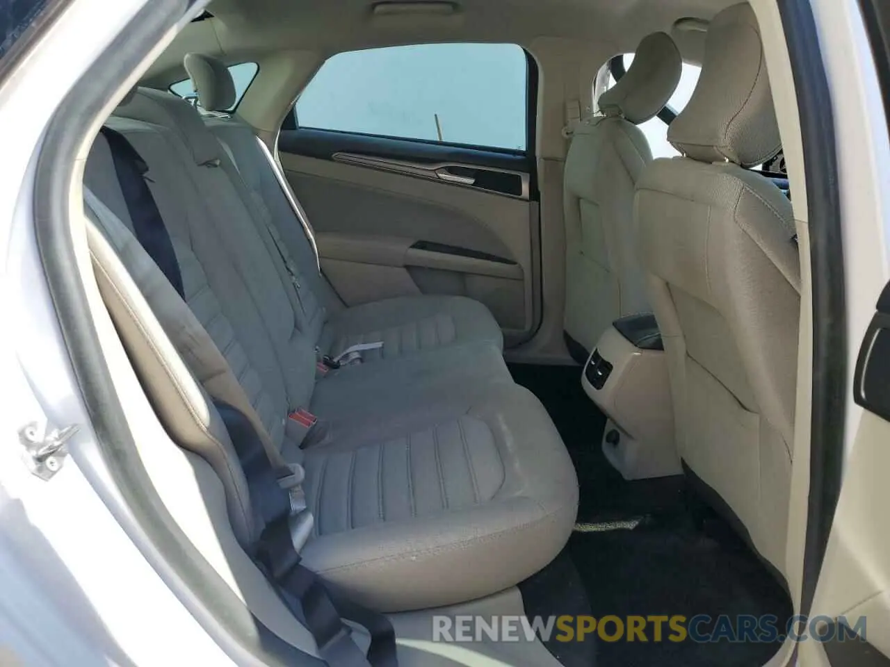 10 Фотография поврежденного автомобиля 3FA6P0HD7KR127799 FORD FUSION 2019