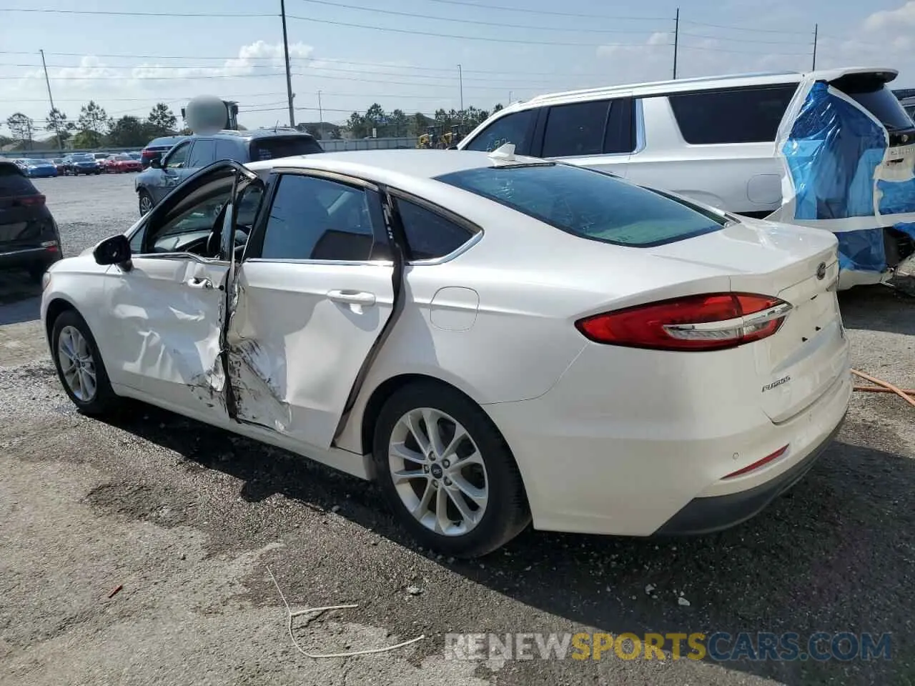2 Фотография поврежденного автомобиля 3FA6P0HD7KR127799 FORD FUSION 2019