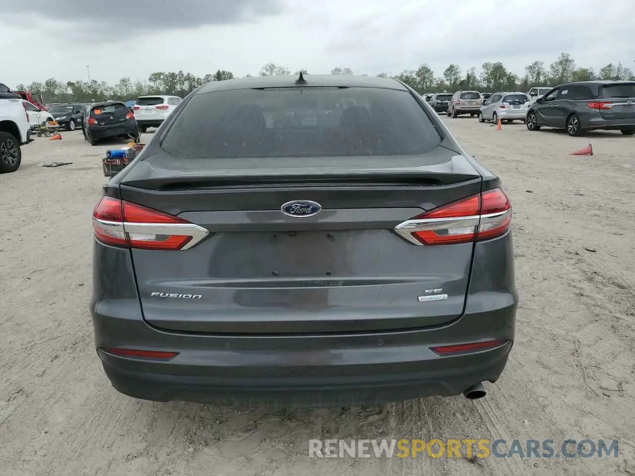 6 Photograph of a damaged car 3FA6P0HD7KR215462 FORD FUSION 2019
