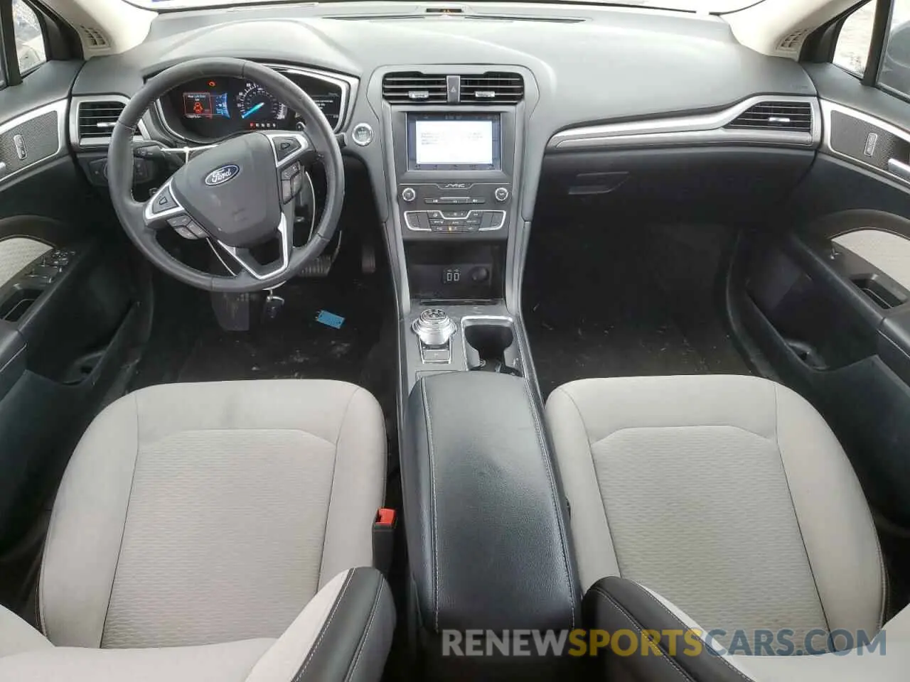 8 Photograph of a damaged car 3FA6P0HD7KR215462 FORD FUSION 2019