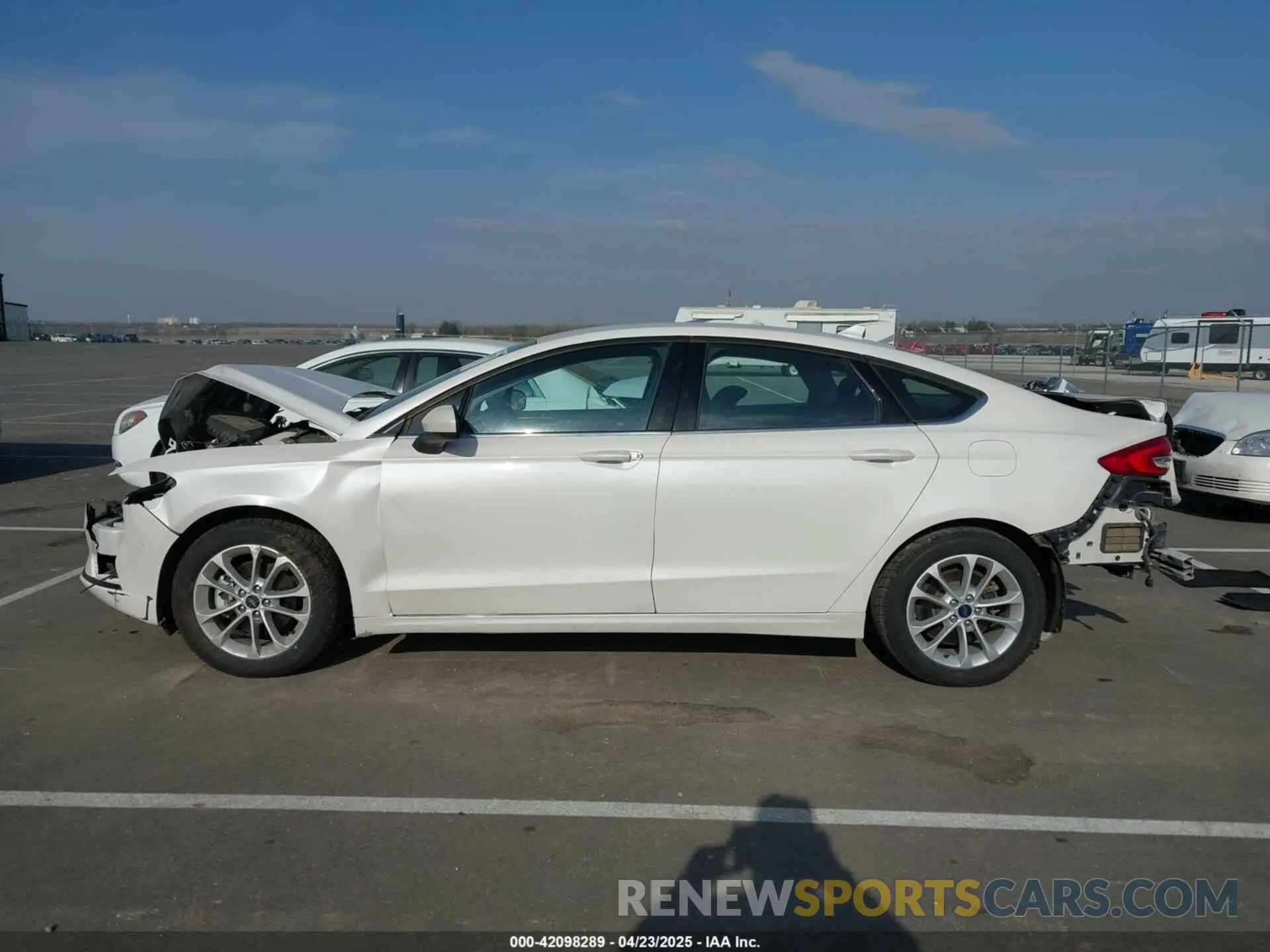 14 Фотография поврежденного автомобиля 3FA6P0HD8KR103611 FORD FUSION 2019