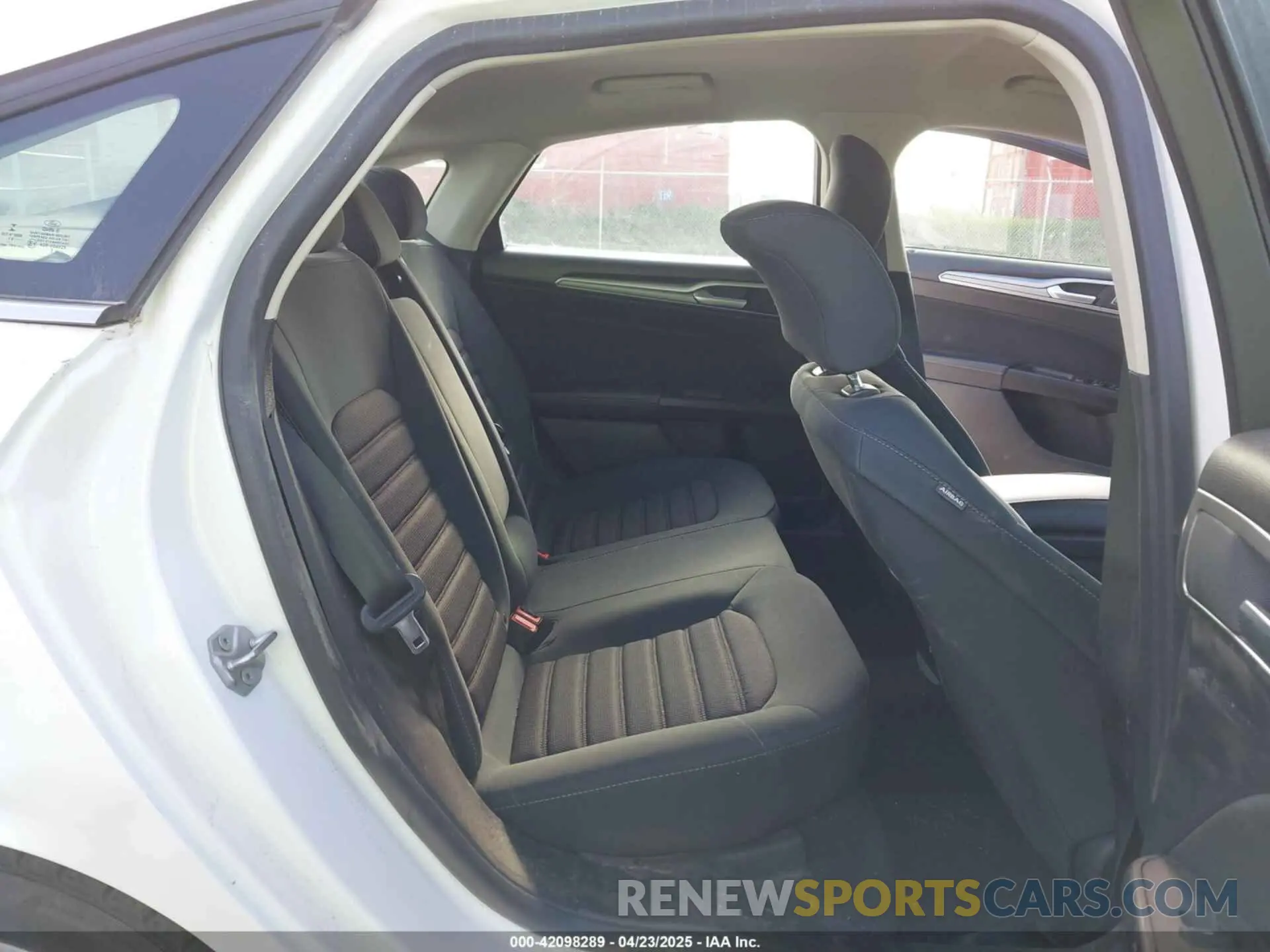 8 Фотография поврежденного автомобиля 3FA6P0HD8KR103611 FORD FUSION 2019