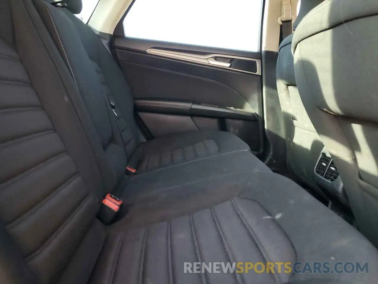 11 Photograph of a damaged car 3FA6P0HD8KR146510 FORD FUSION 2019