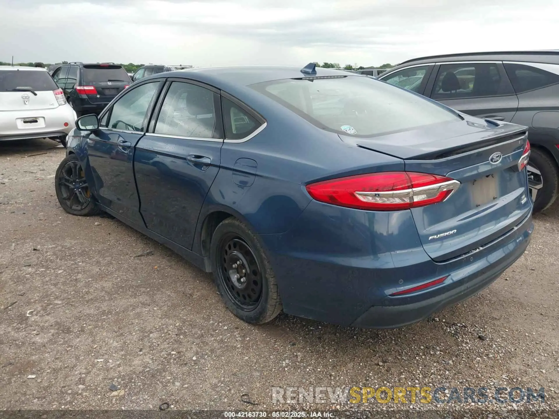 3 Photograph of a damaged car 3FA6P0HD8KR170032 FORD FUSION 2019