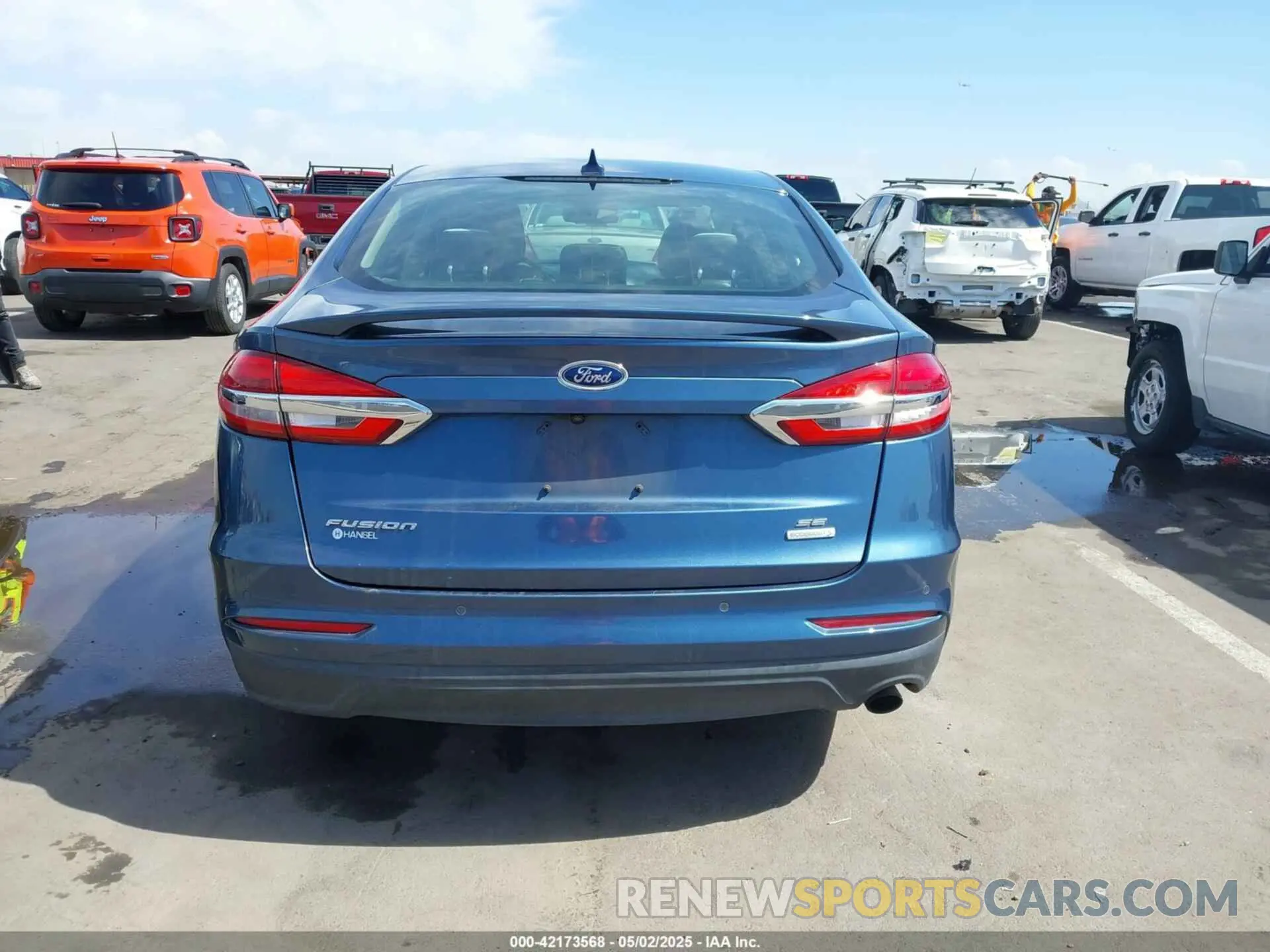 16 Photograph of a damaged car 3FA6P0HD8KR178941 FORD FUSION 2019