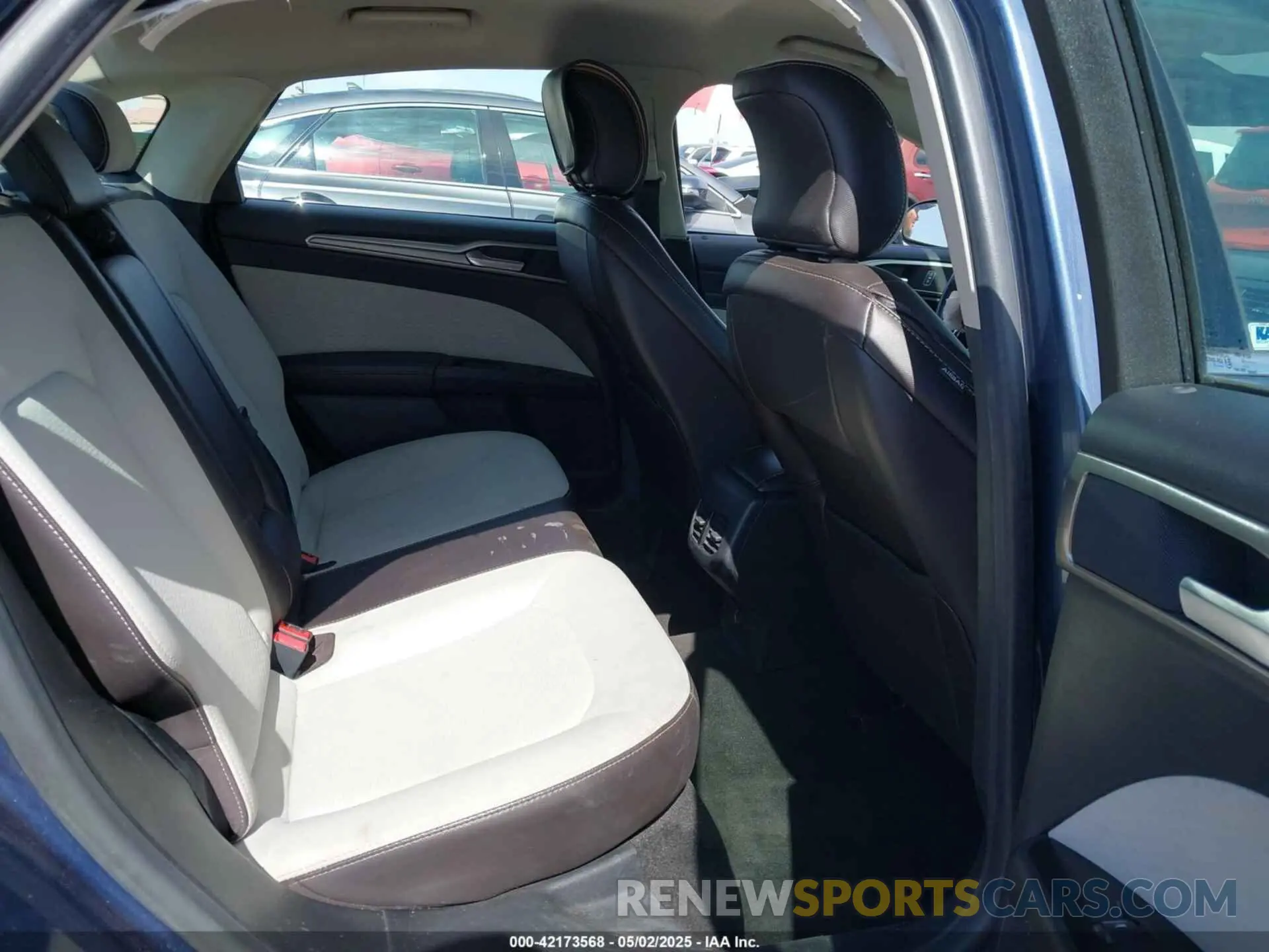 8 Photograph of a damaged car 3FA6P0HD8KR178941 FORD FUSION 2019
