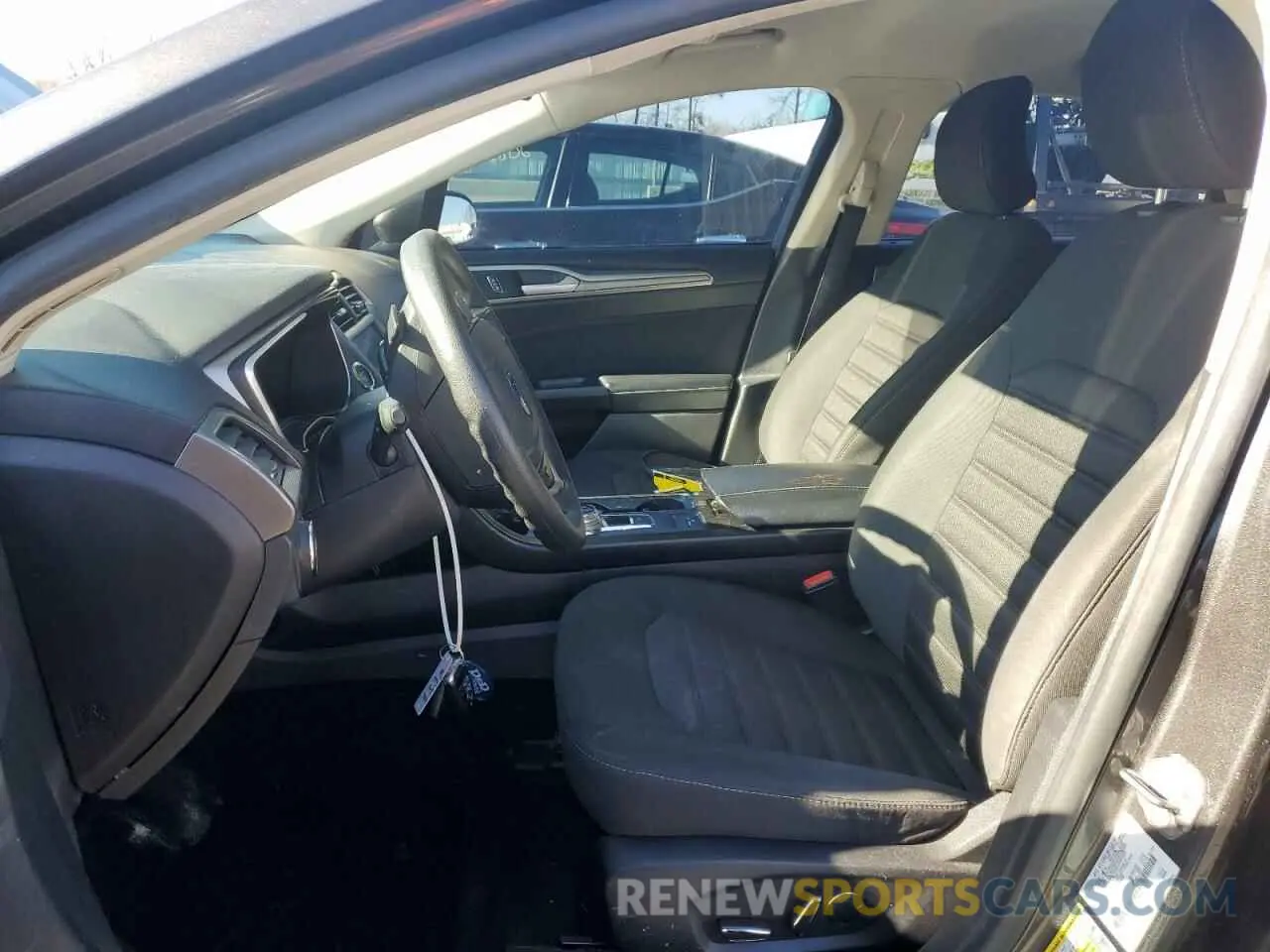 7 Photograph of a damaged car 3FA6P0HD8KR228897 FORD FUSION 2019