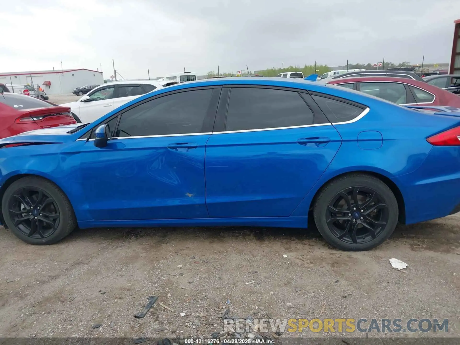 14 Photograph of a damaged car 3FA6P0HD8KR251595 FORD FUSION 2019