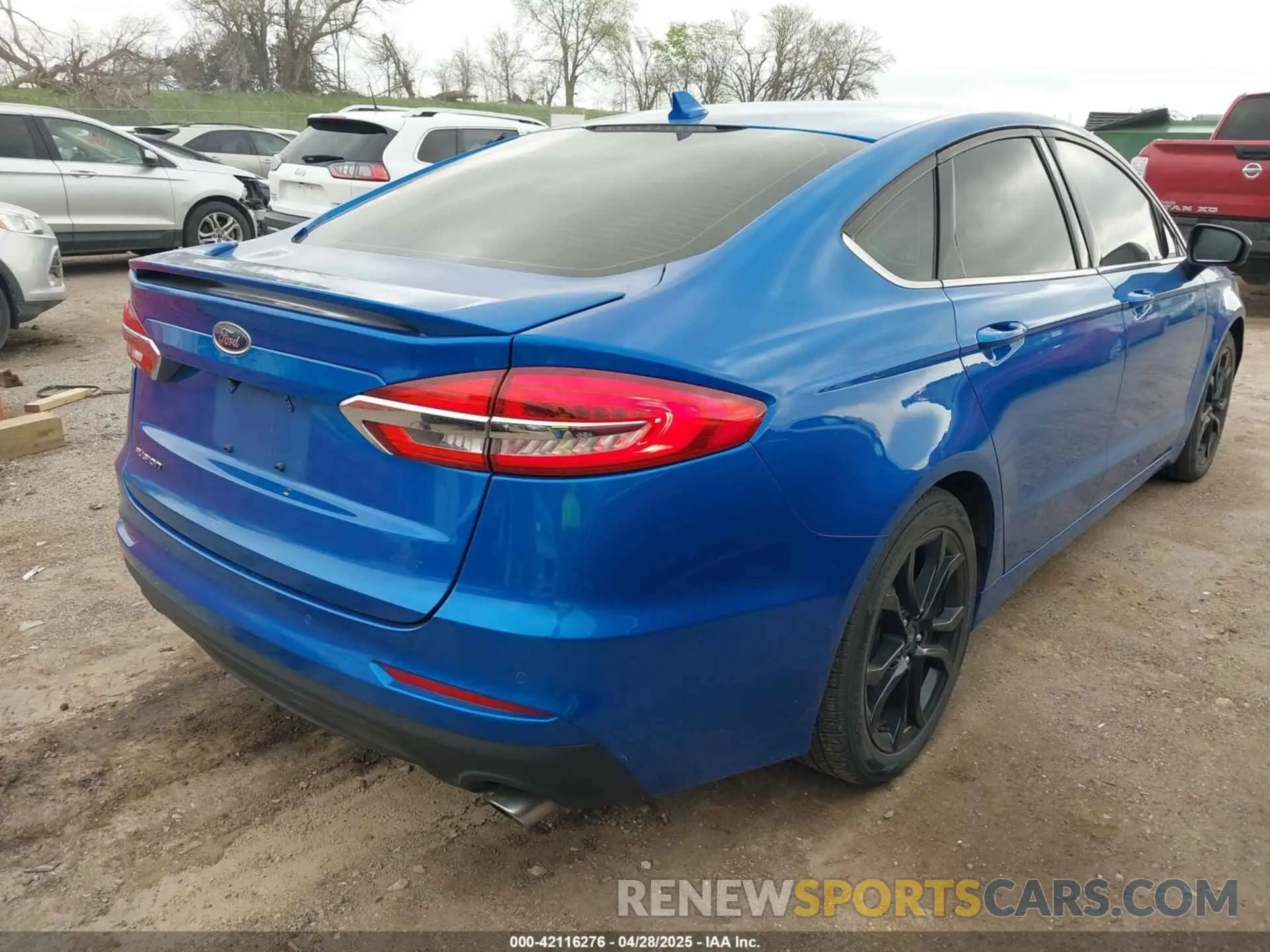 4 Photograph of a damaged car 3FA6P0HD8KR251595 FORD FUSION 2019