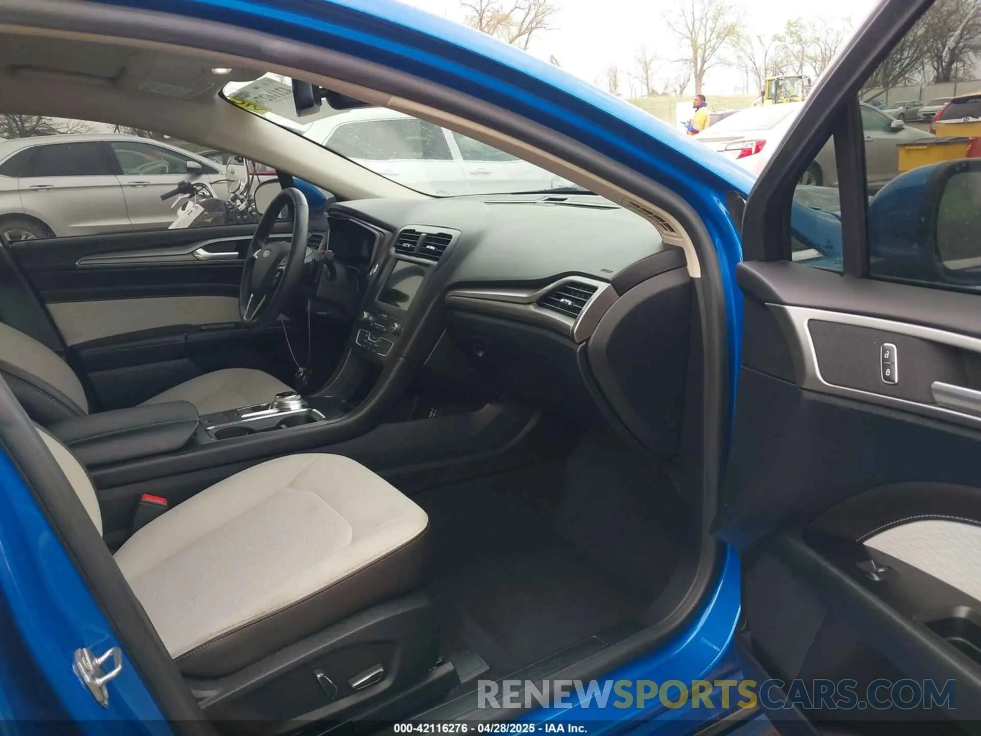 5 Photograph of a damaged car 3FA6P0HD8KR251595 FORD FUSION 2019