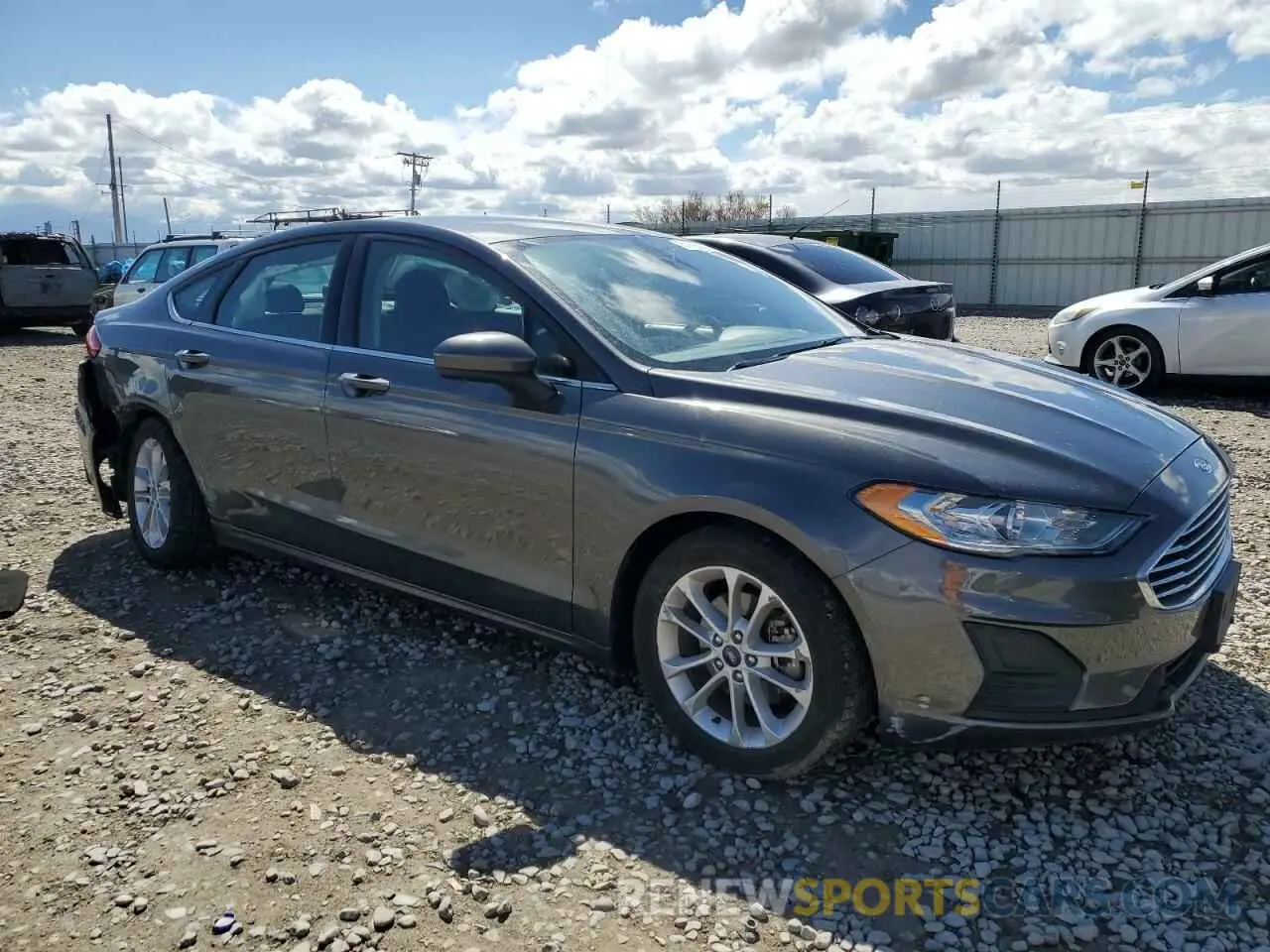 4 Photograph of a damaged car 3FA6P0HD8KR283978 FORD FUSION 2019