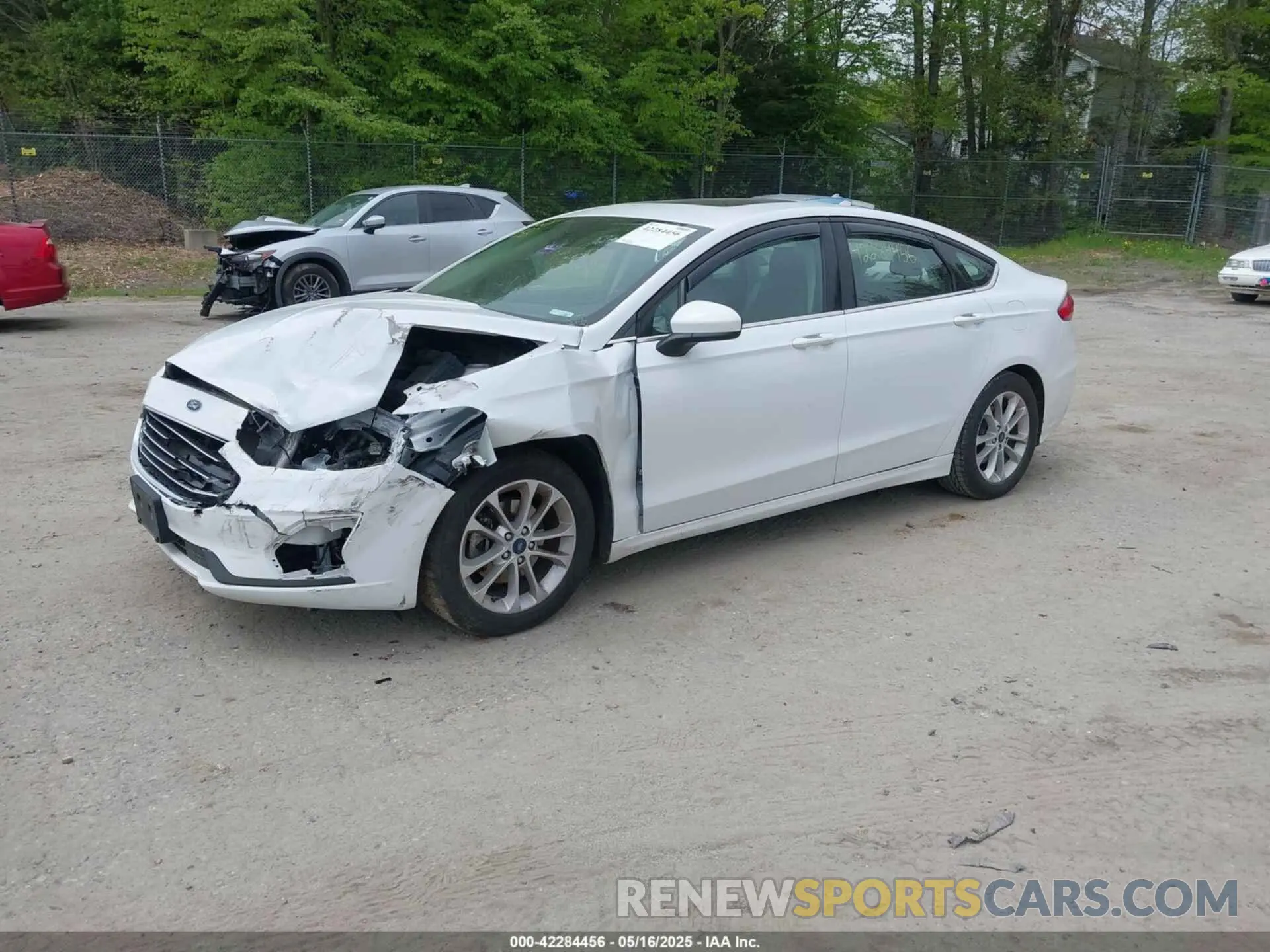 2 Фотография поврежденного автомобиля 3FA6P0HD8KR285231 FORD FUSION 2019