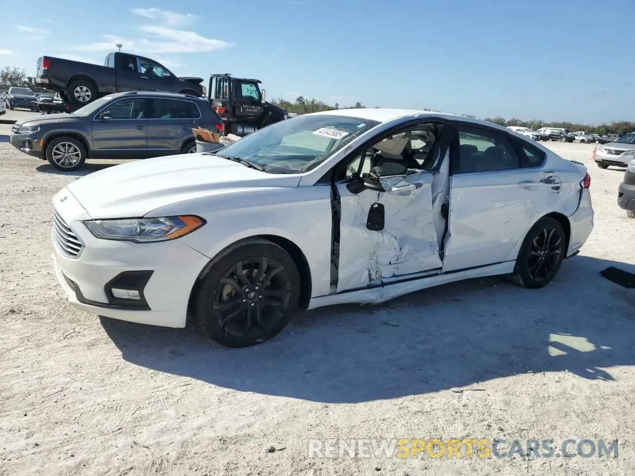 1 Photograph of a damaged car 3FA6P0HD8KR285861 FORD FUSION 2019