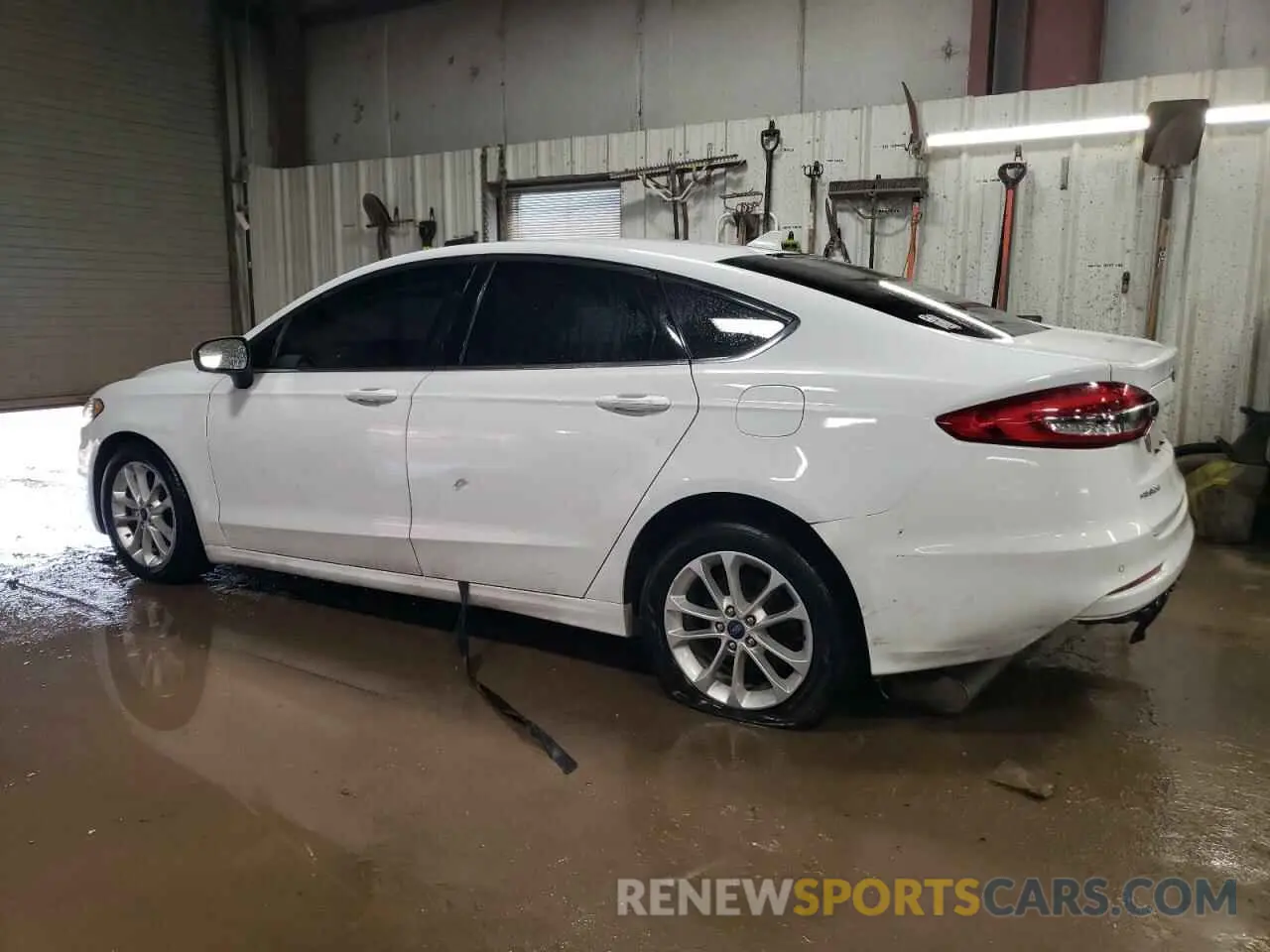 2 Photograph of a damaged car 3FA6P0HD9KR128968 FORD FUSION 2019
