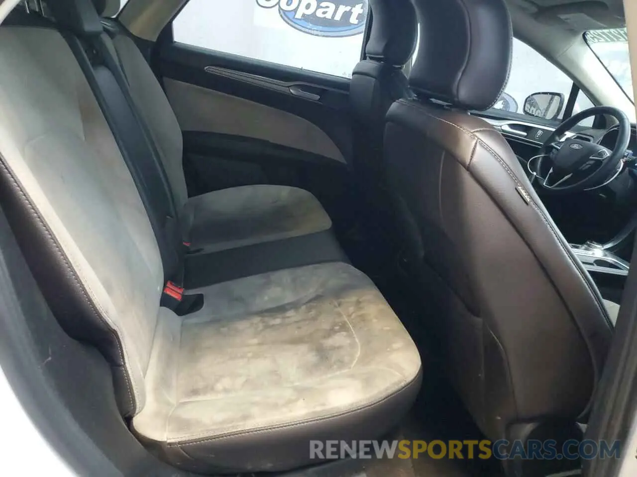 10 Photograph of a damaged car 3FA6P0HD9KR160433 FORD FUSION 2019