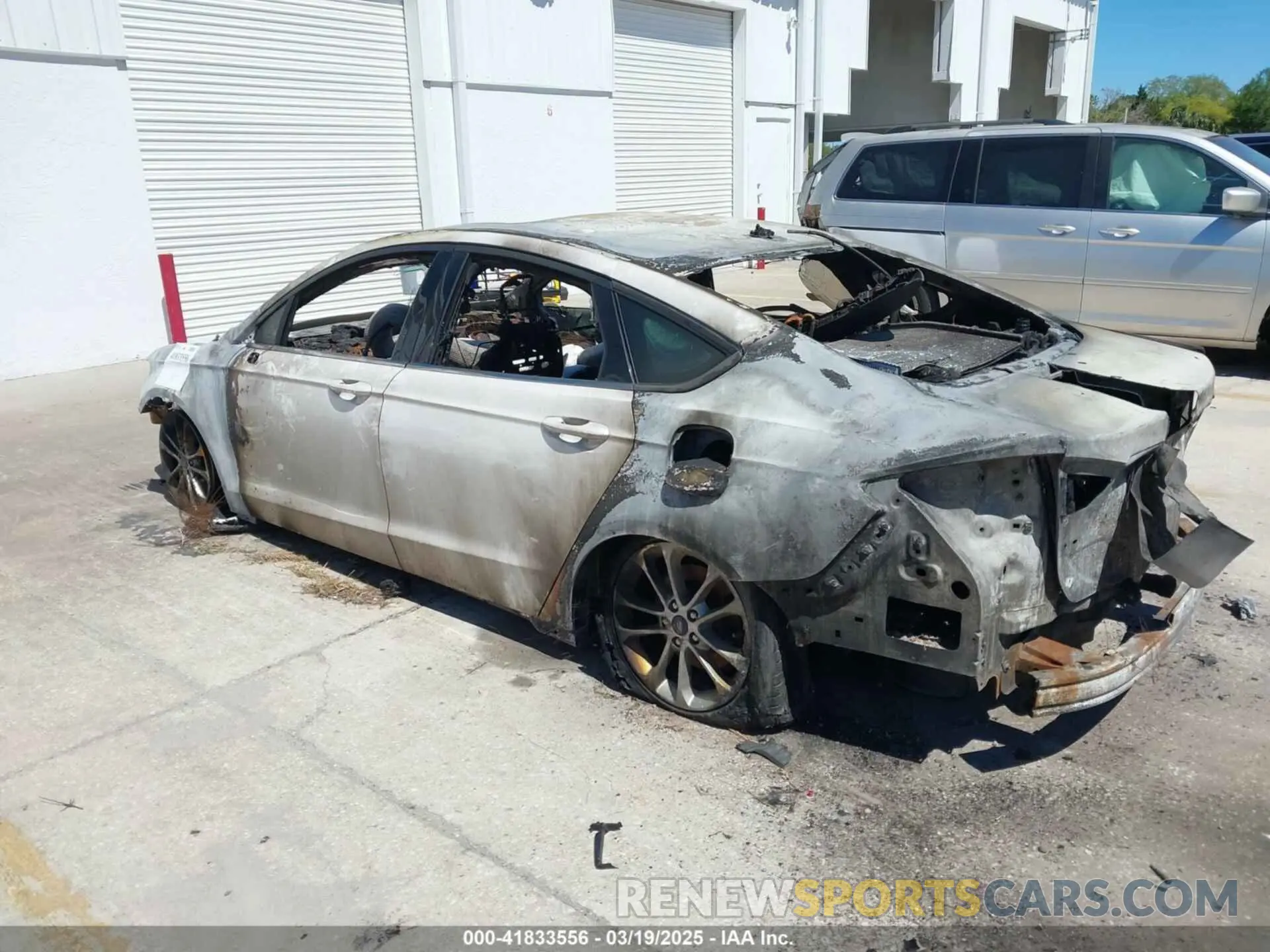 3 Photograph of a damaged car 3FA6P0HD9KR193819 FORD FUSION 2019