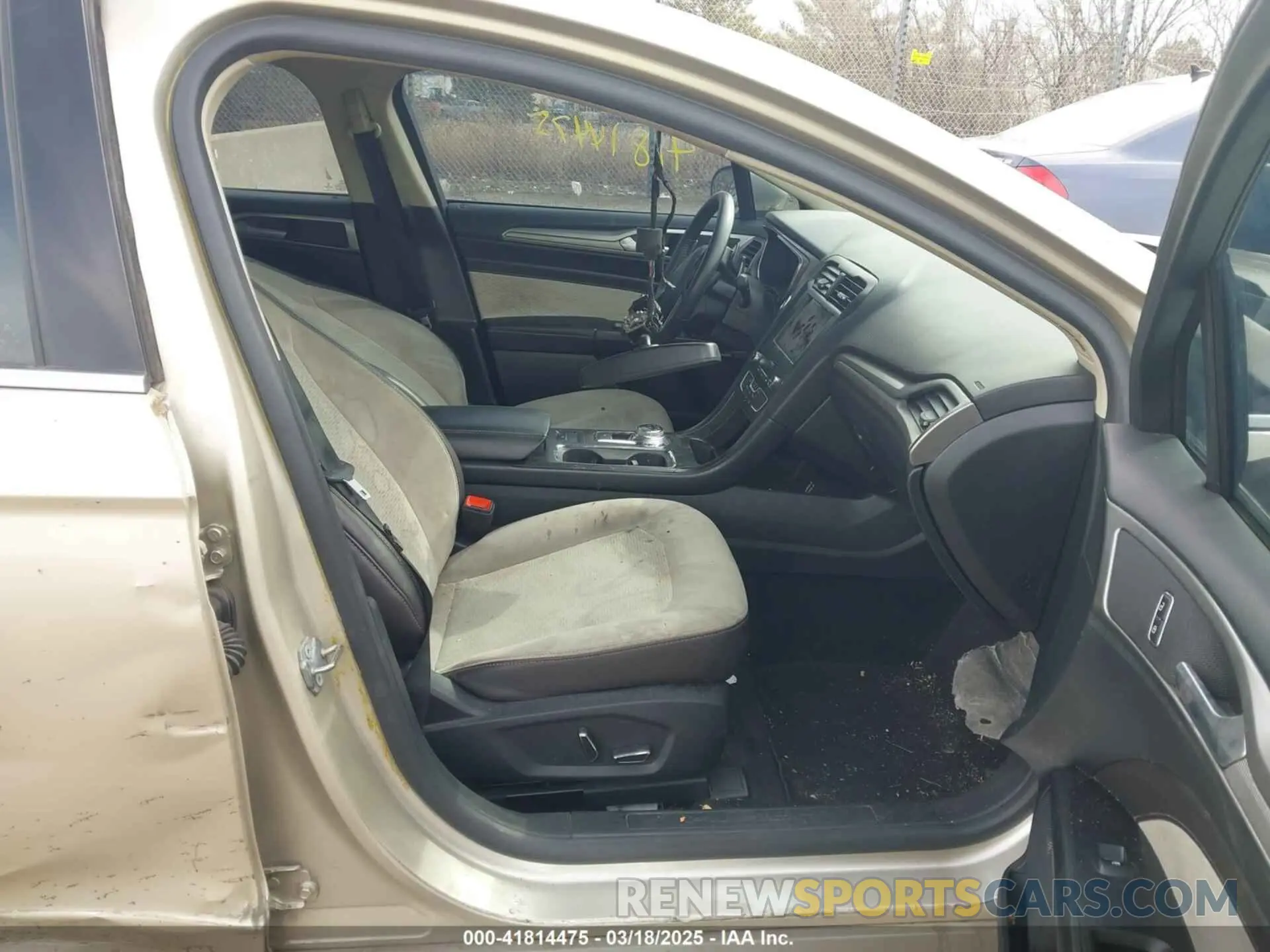 5 Фотография поврежденного автомобиля 3FA6P0HD9KR232182 FORD FUSION 2019