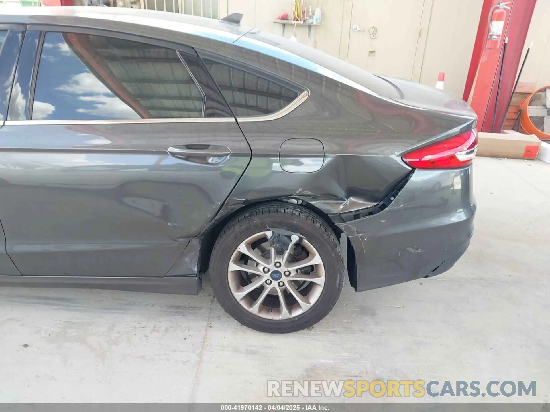 6 Photograph of a damaged car 3FA6P0HDXKR162353 FORD FUSION 2019