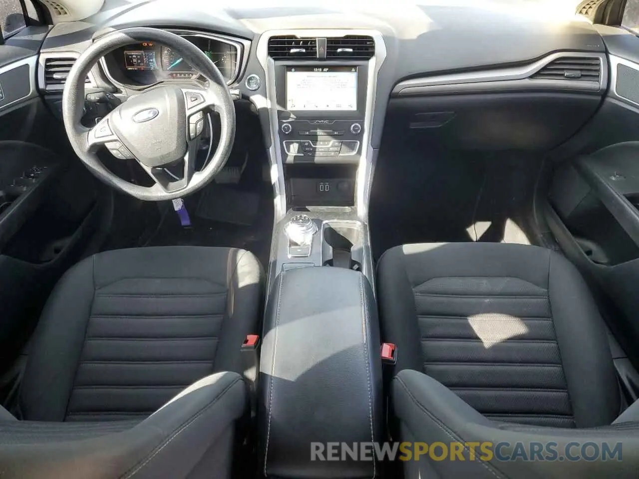 8 Фотография поврежденного автомобиля 3FA6P0HDXKR199421 FORD FUSION 2019