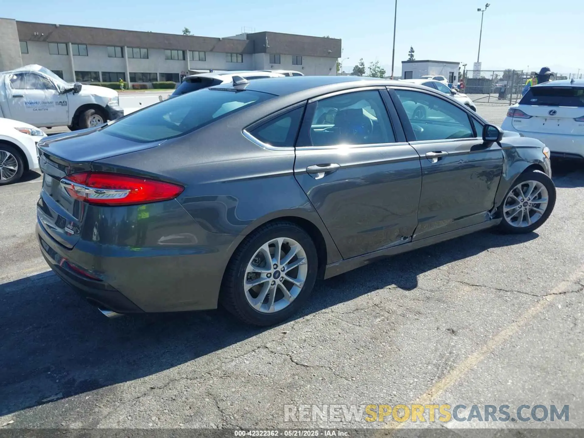 4 Фотография поврежденного автомобиля 3FA6P0HDXKR200406 FORD FUSION 2019