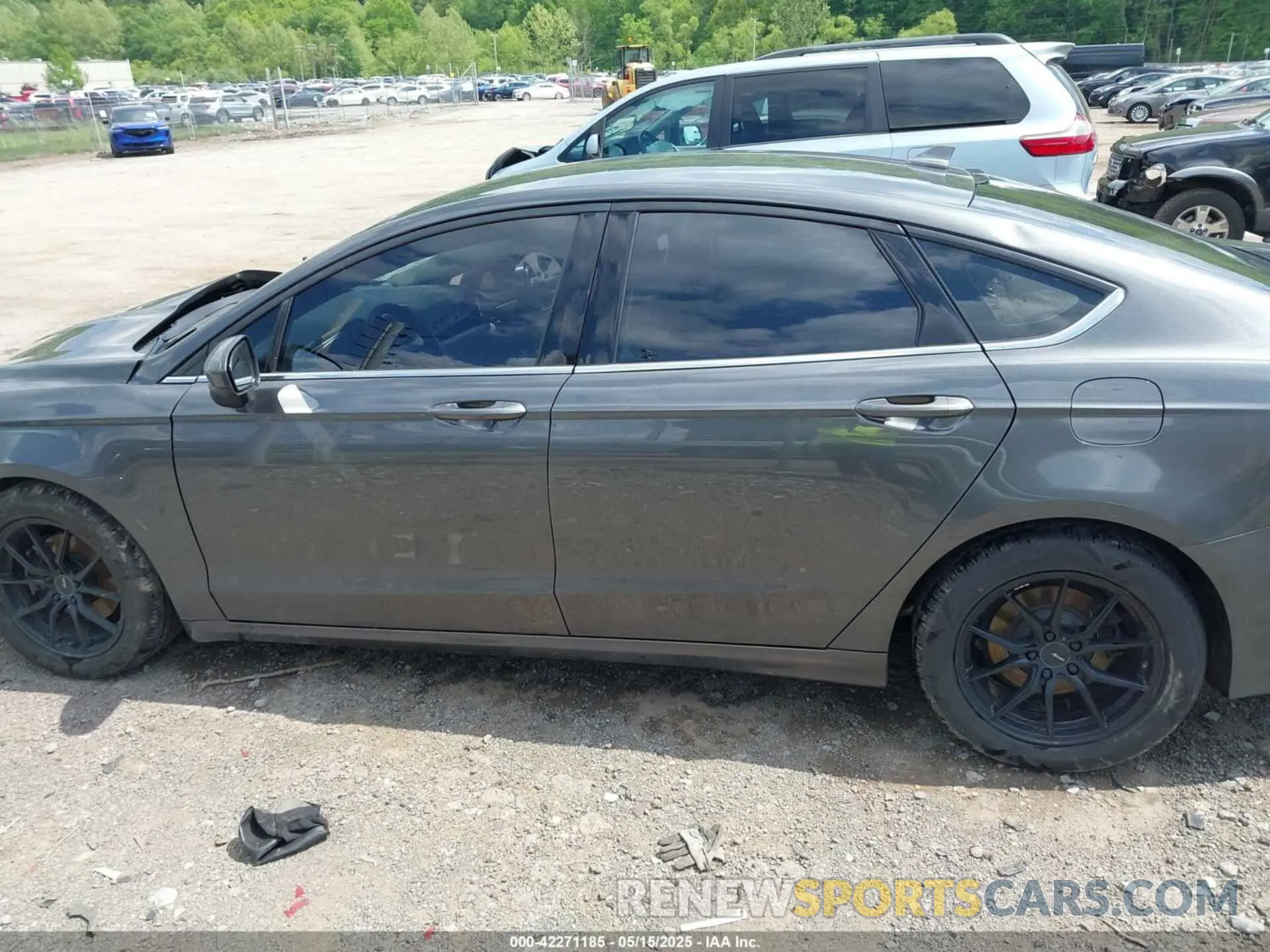 14 Photograph of a damaged car 3FA6P0HDXKR258323 FORD FUSION 2019