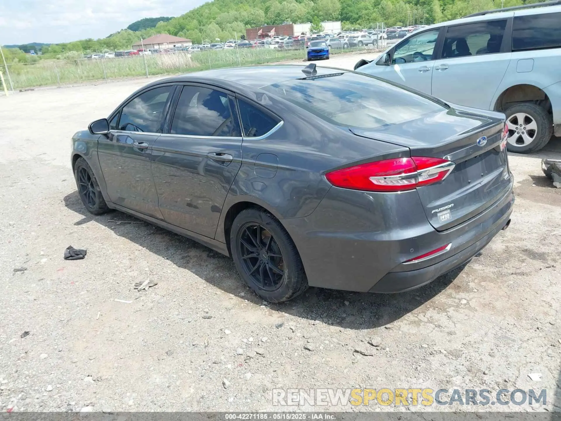 3 Photograph of a damaged car 3FA6P0HDXKR258323 FORD FUSION 2019