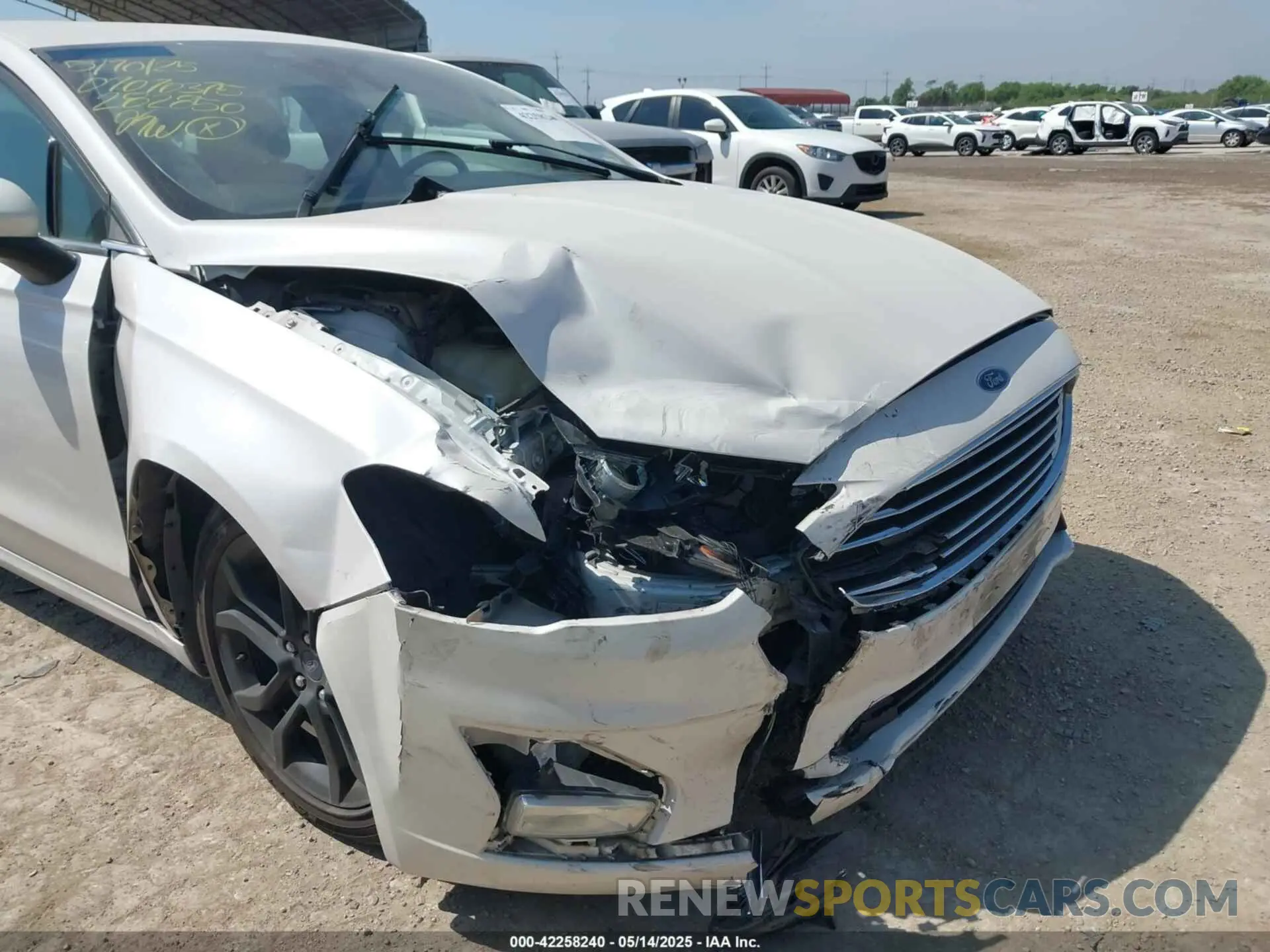 6 Photograph of a damaged car 3FA6P0HDXKR282850 FORD FUSION 2019