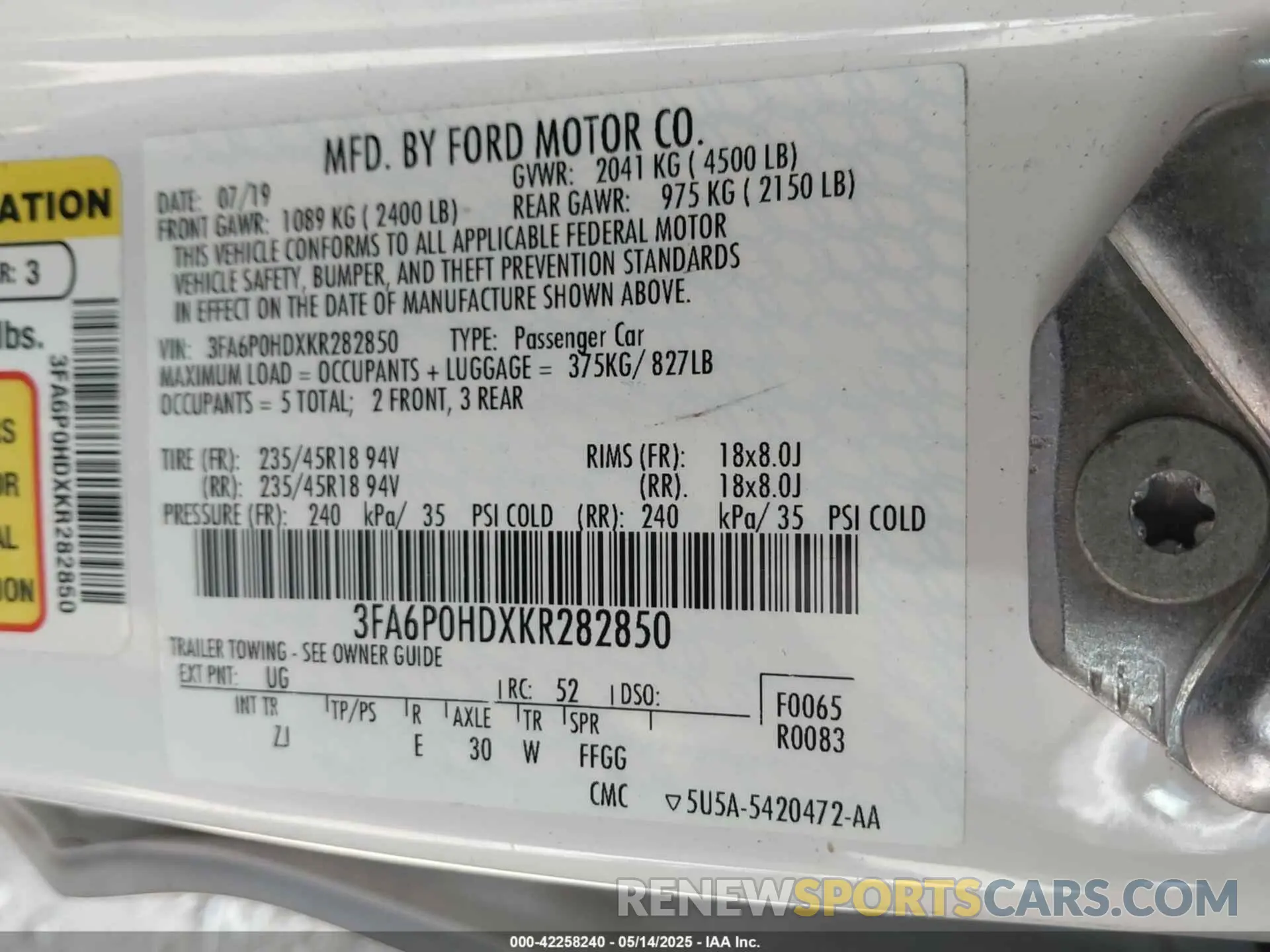 9 Photograph of a damaged car 3FA6P0HDXKR282850 FORD FUSION 2019