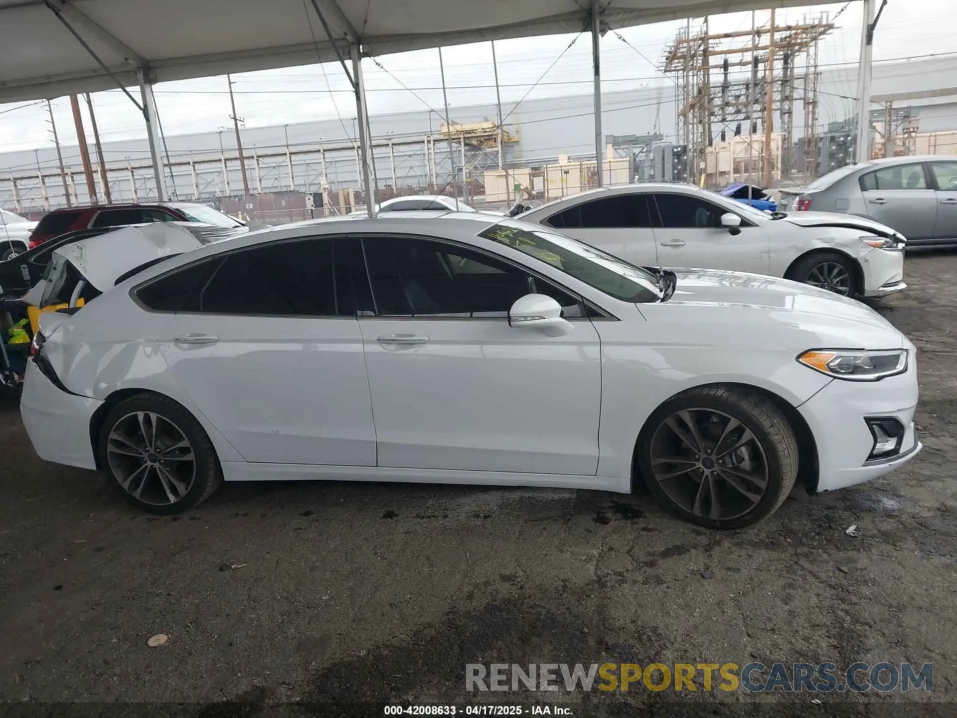 13 Photograph of a damaged car 3FA6P0K90KR236674 FORD FUSION 2019