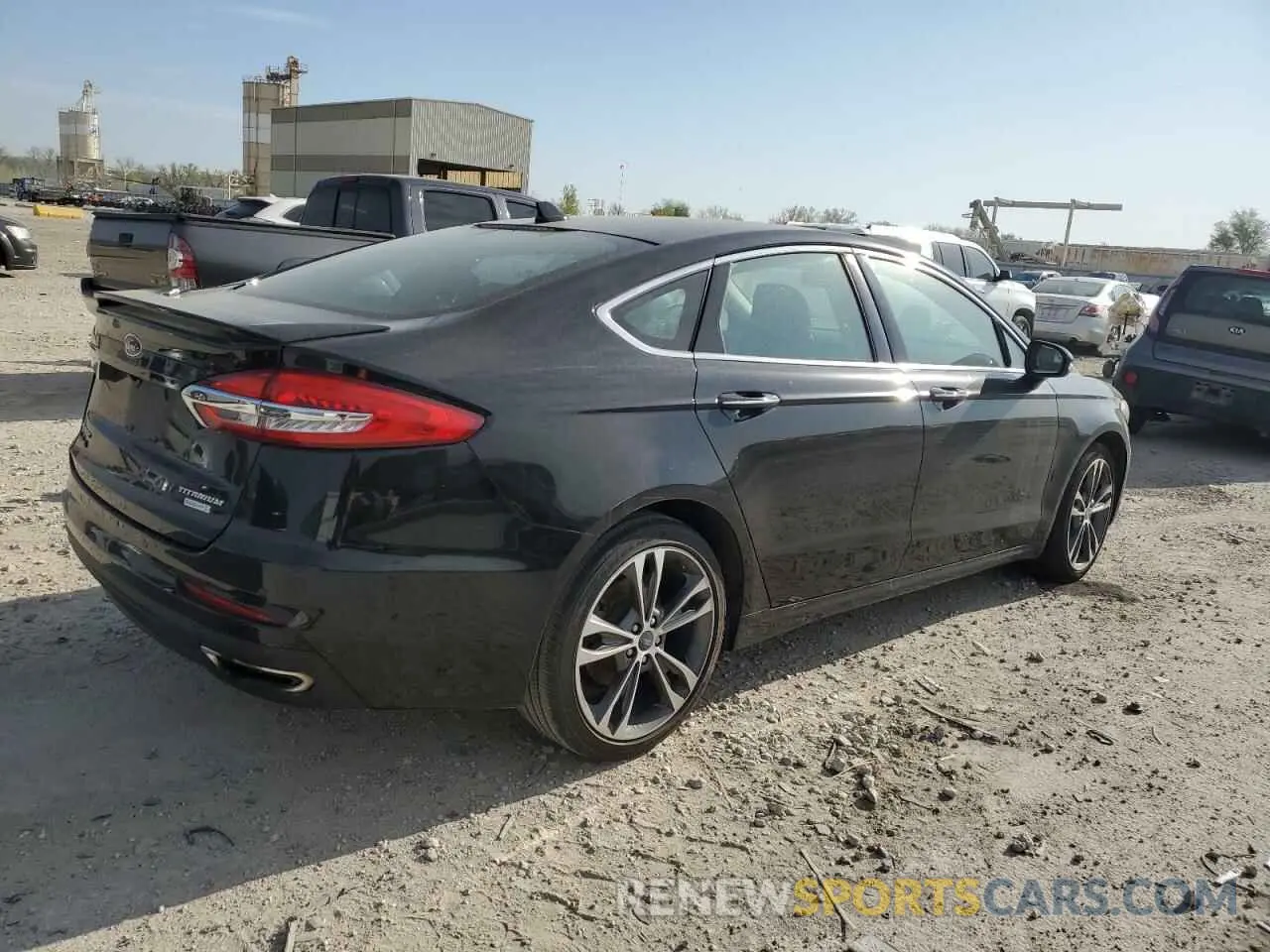 3 Фотография поврежденного автомобиля 3FA6P0K90KR286586 FORD FUSION 2019