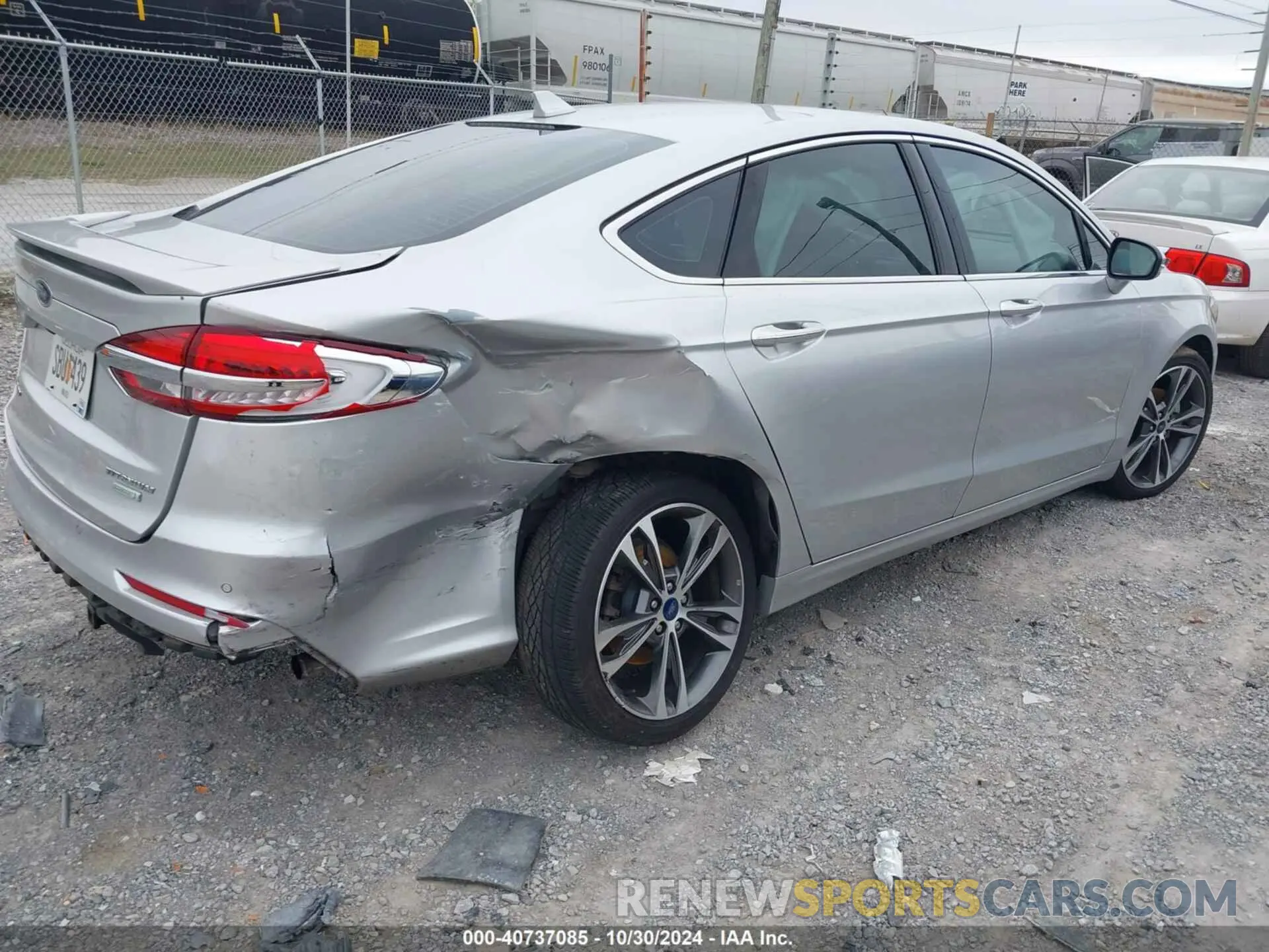 4 Photograph of a damaged car 3FA6P0K96KR120749 FORD FUSION 2019