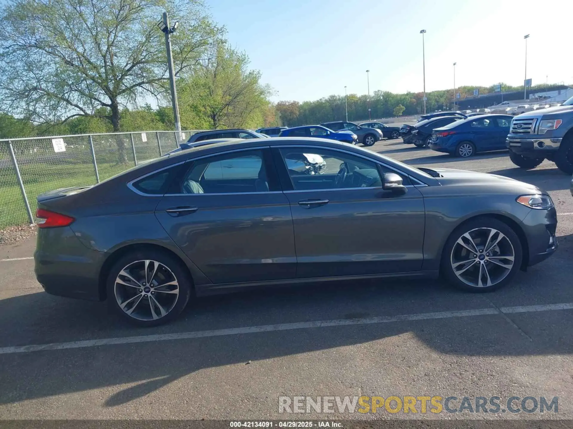13 Photograph of a damaged car 3FA6P0K99KR279734 FORD FUSION 2019