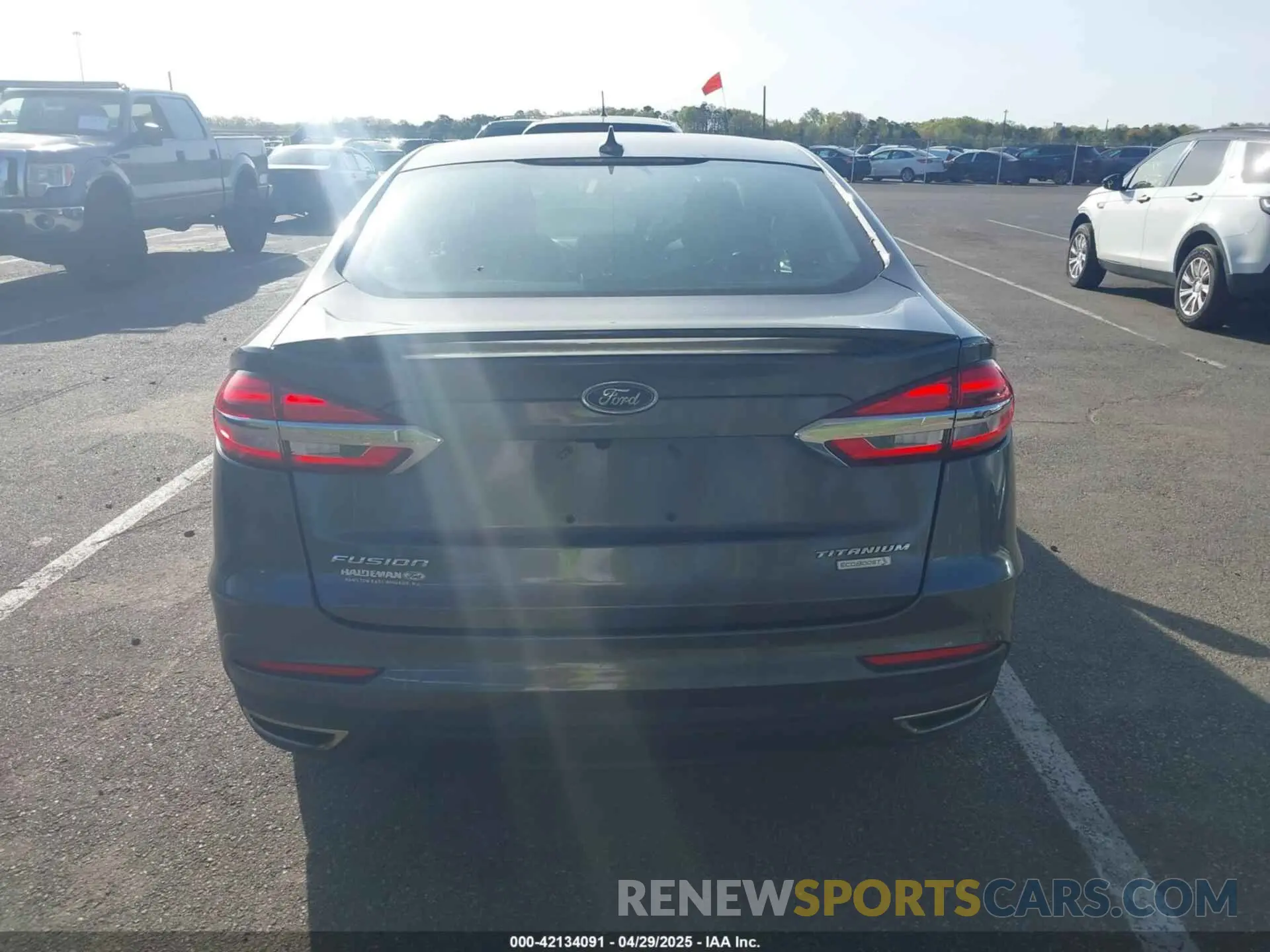 16 Photograph of a damaged car 3FA6P0K99KR279734 FORD FUSION 2019
