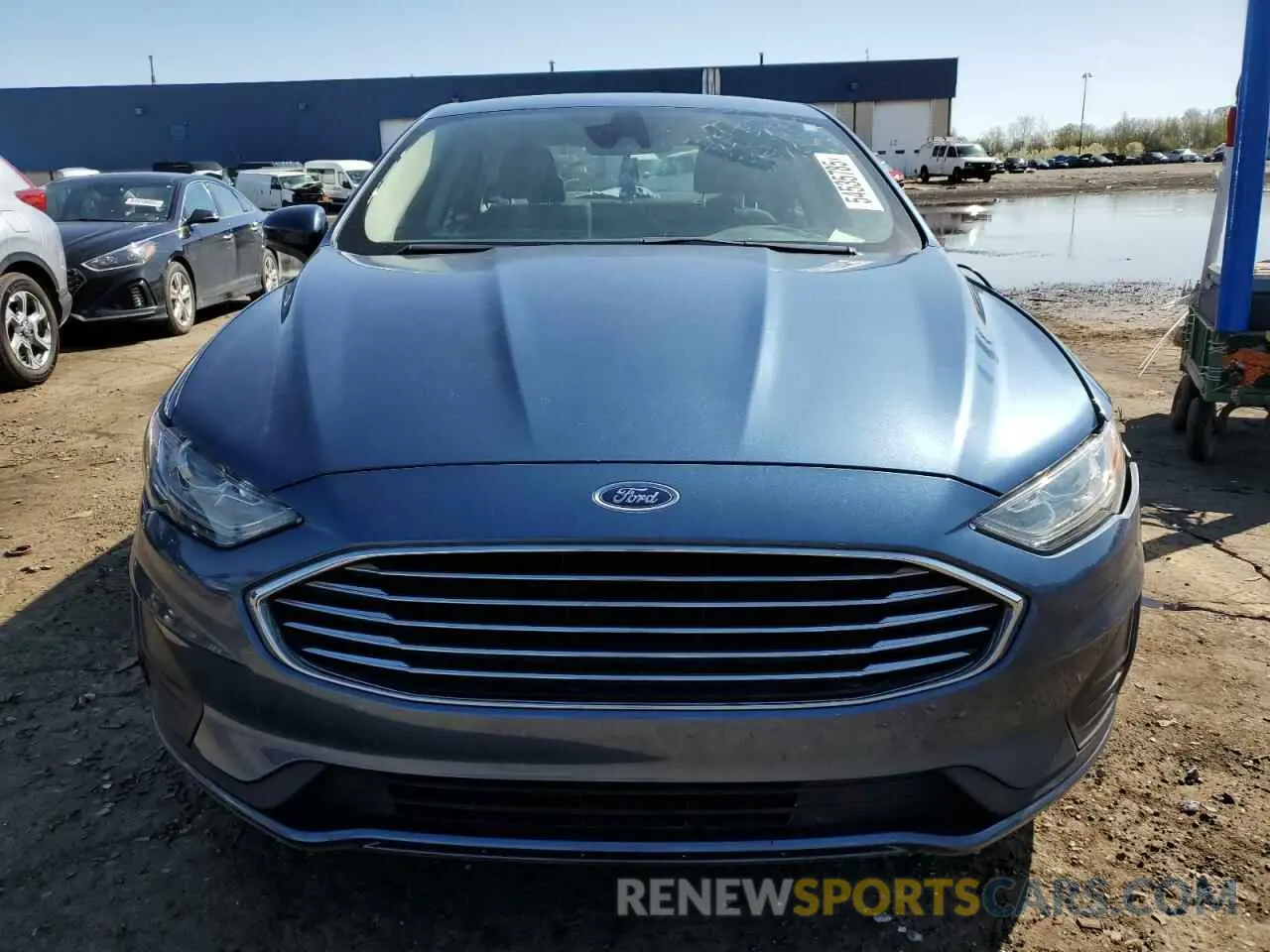5 Photograph of a damaged car 3FA6P0LU0KR102928 FORD FUSION 2019