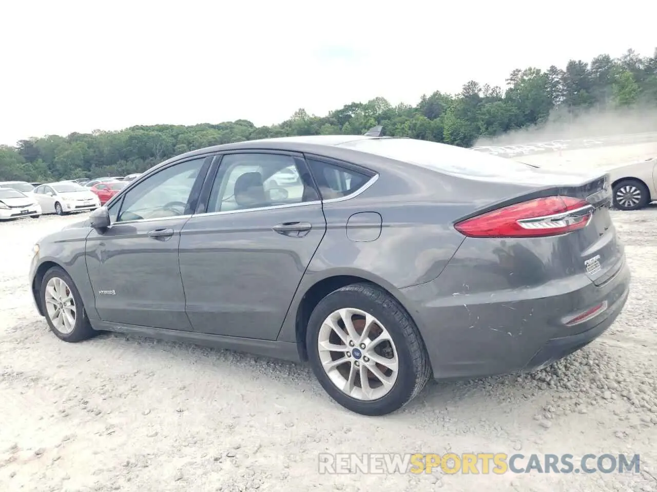 2 Photograph of a damaged car 3FA6P0LU0KR109412 FORD FUSION 2019