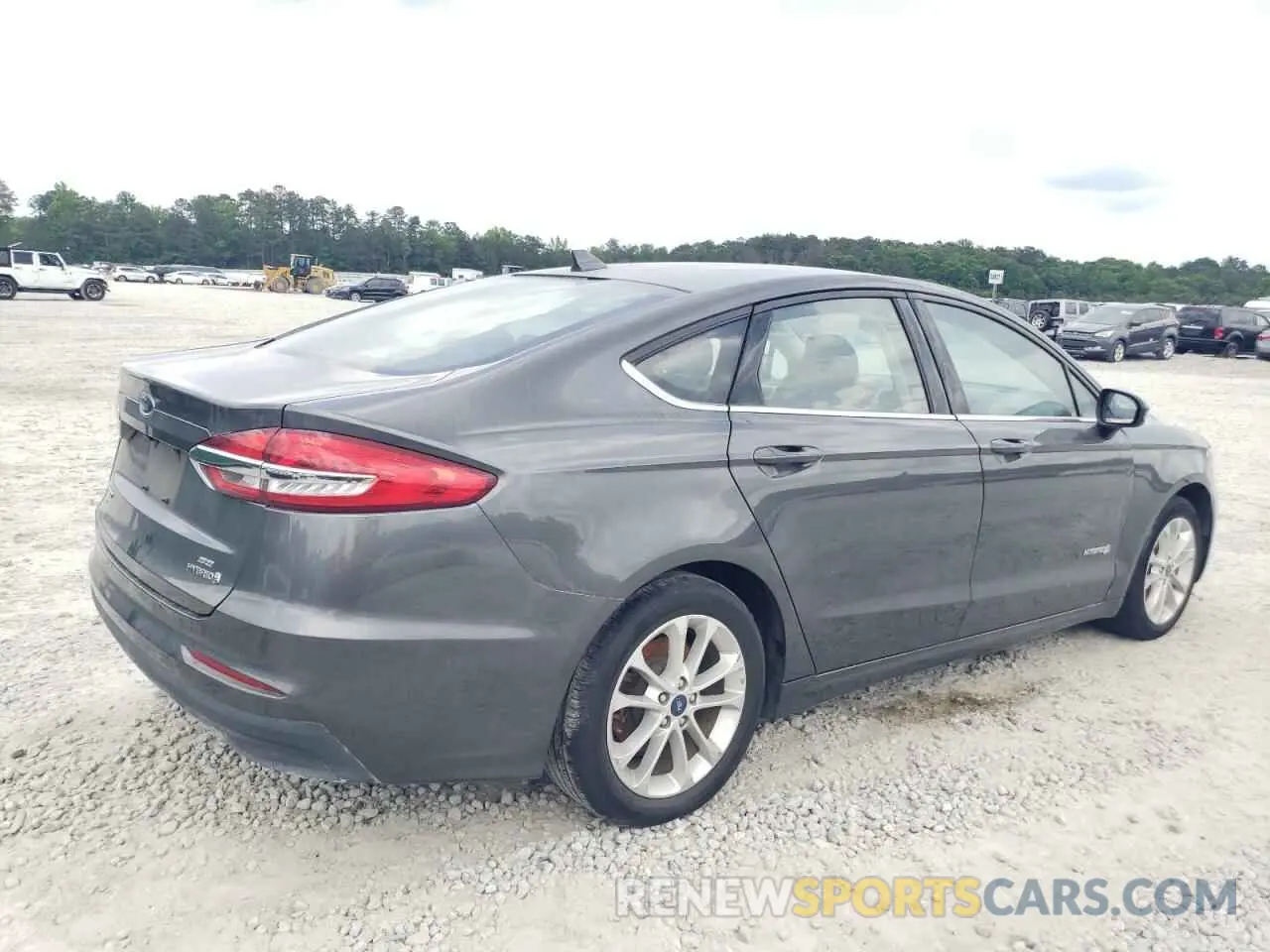 3 Photograph of a damaged car 3FA6P0LU0KR109412 FORD FUSION 2019