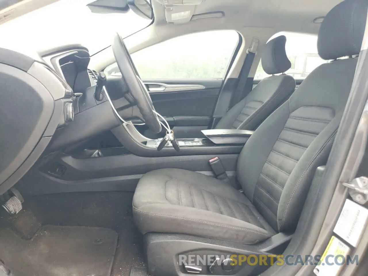 7 Photograph of a damaged car 3FA6P0LU0KR109412 FORD FUSION 2019