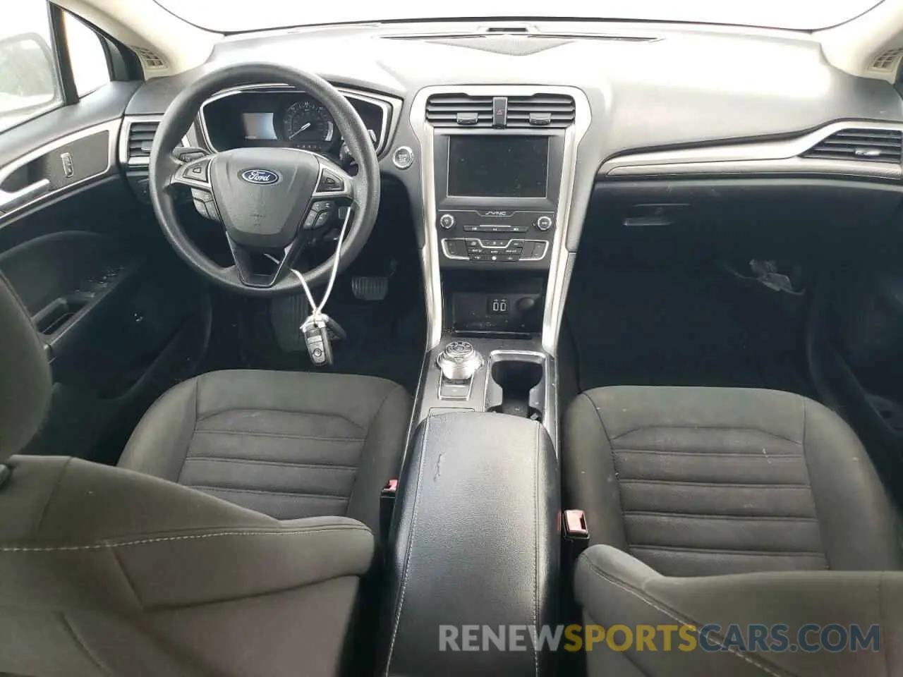 8 Photograph of a damaged car 3FA6P0LU0KR109412 FORD FUSION 2019