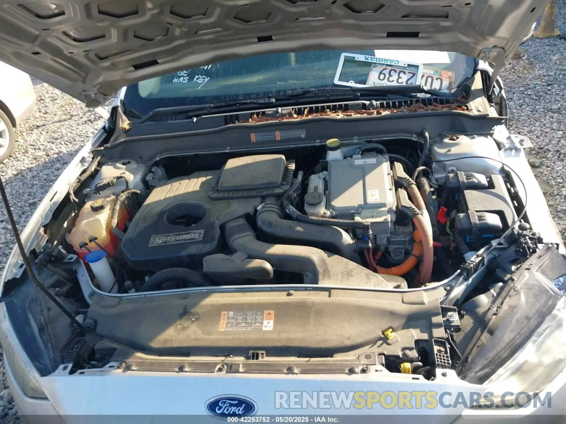 10 Photograph of a damaged car 3FA6P0LU0KR115551 FORD FUSION 2019