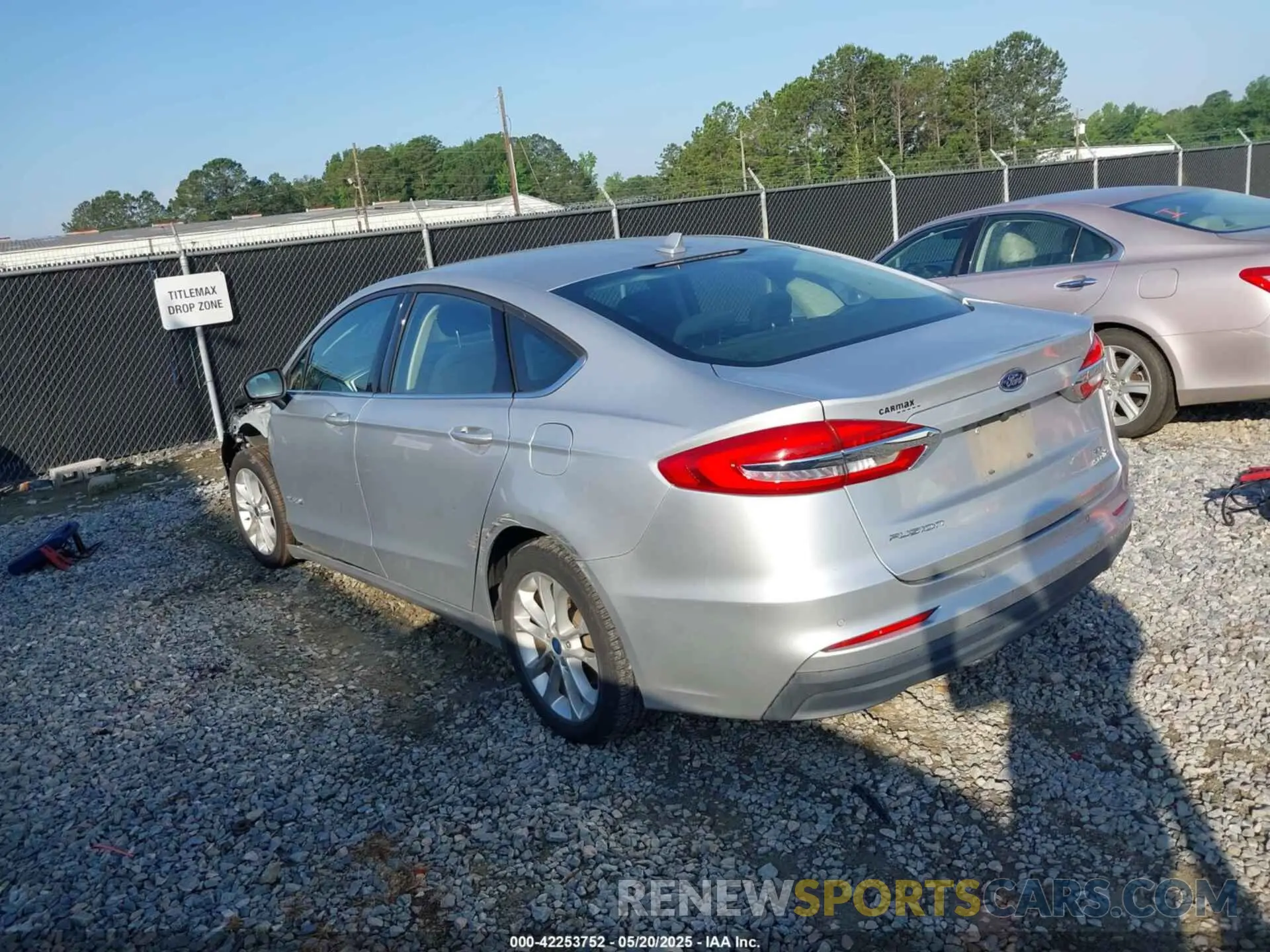 3 Photograph of a damaged car 3FA6P0LU0KR115551 FORD FUSION 2019