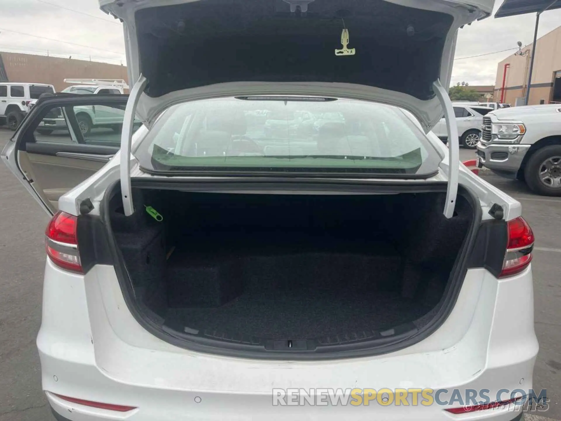 14 Фотография поврежденного автомобиля 3FA6P0LU0KR277678 FORD FUSION 2019