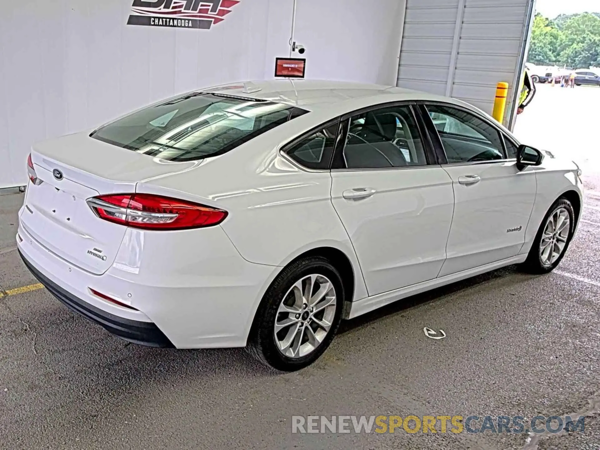 29 Photograph of a damaged car 3FA6P0LU0KR285585 FORD FUSION 2019