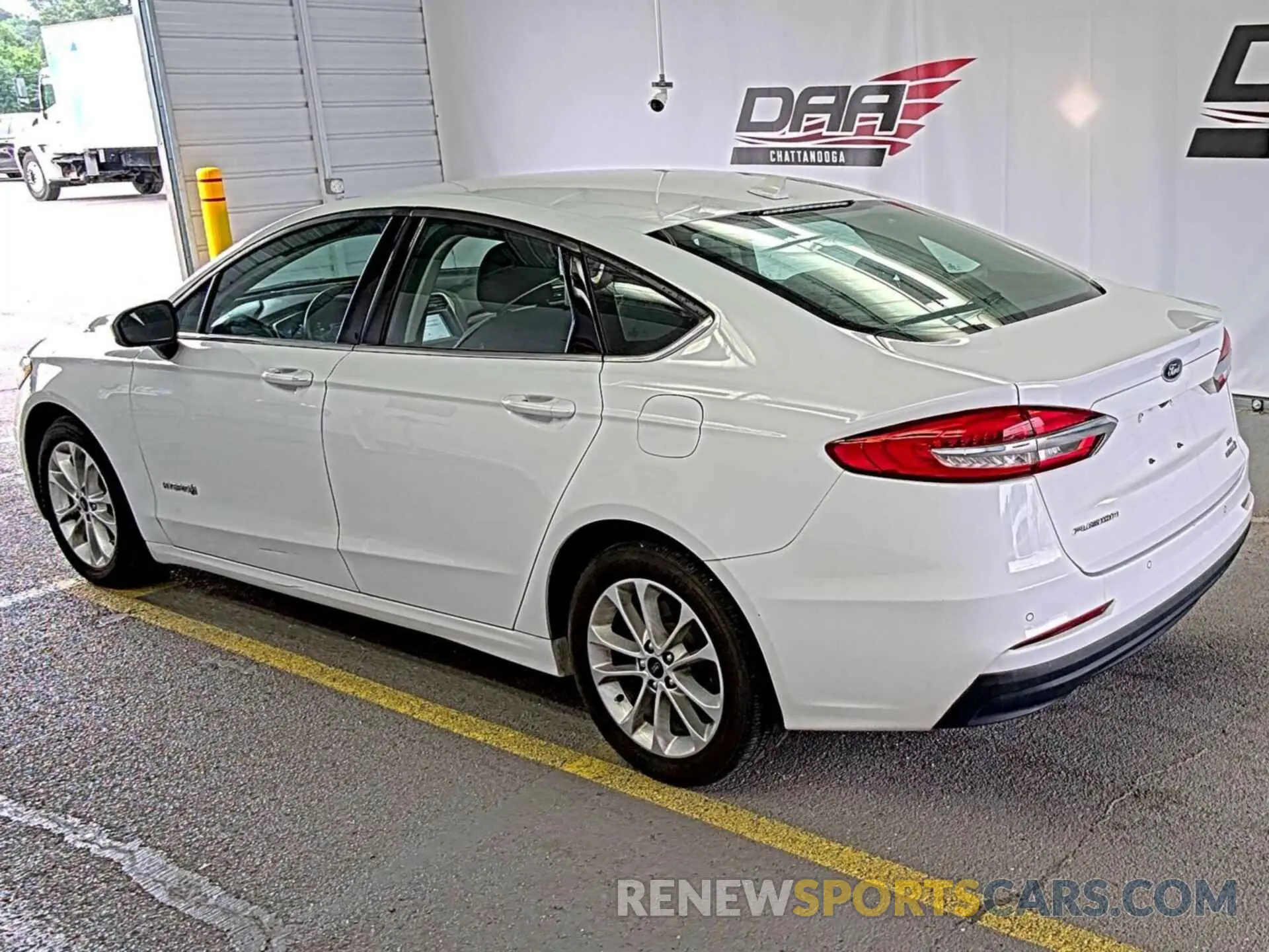 31 Photograph of a damaged car 3FA6P0LU0KR285585 FORD FUSION 2019